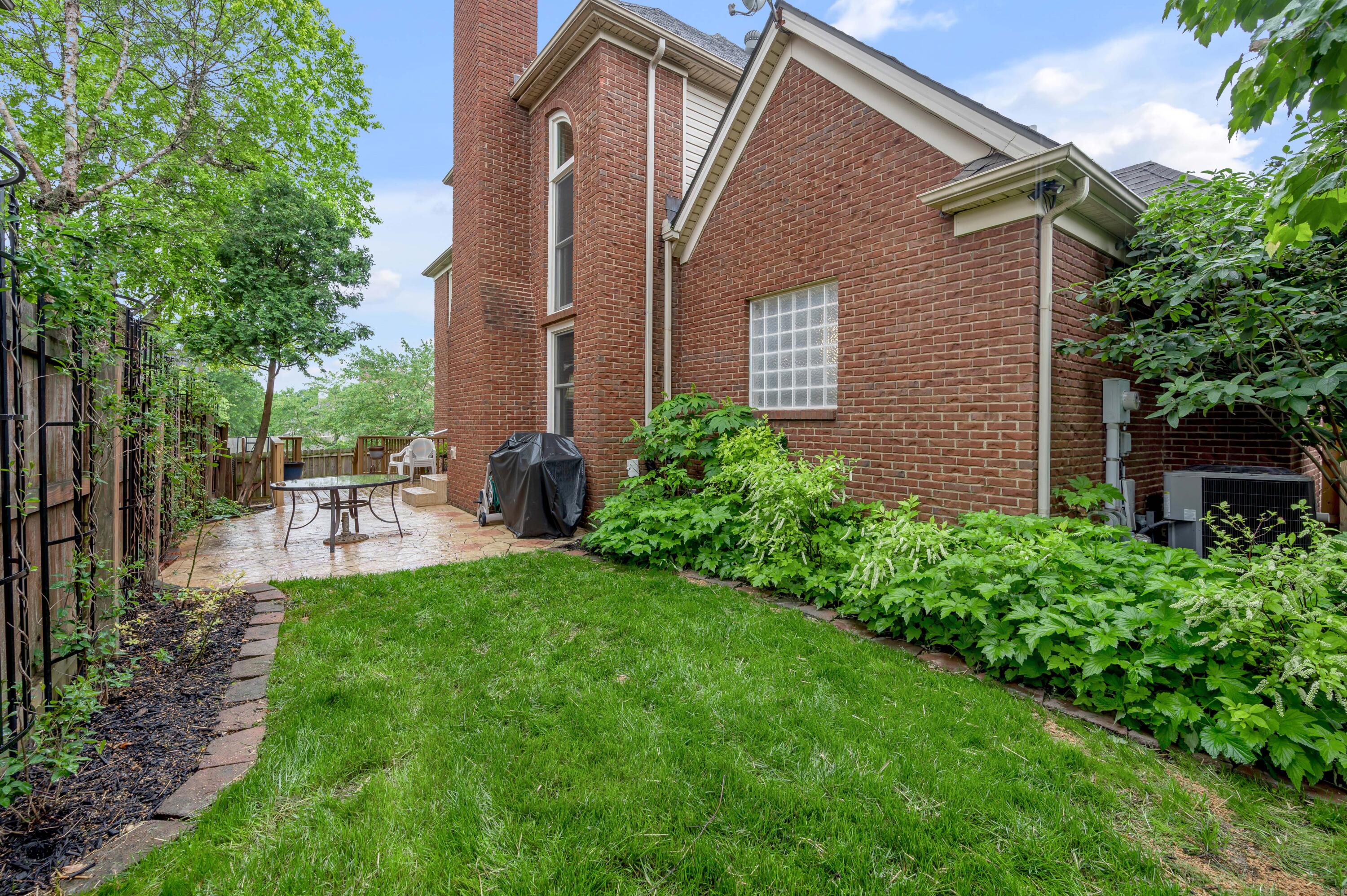 4304 Creek Valley Way