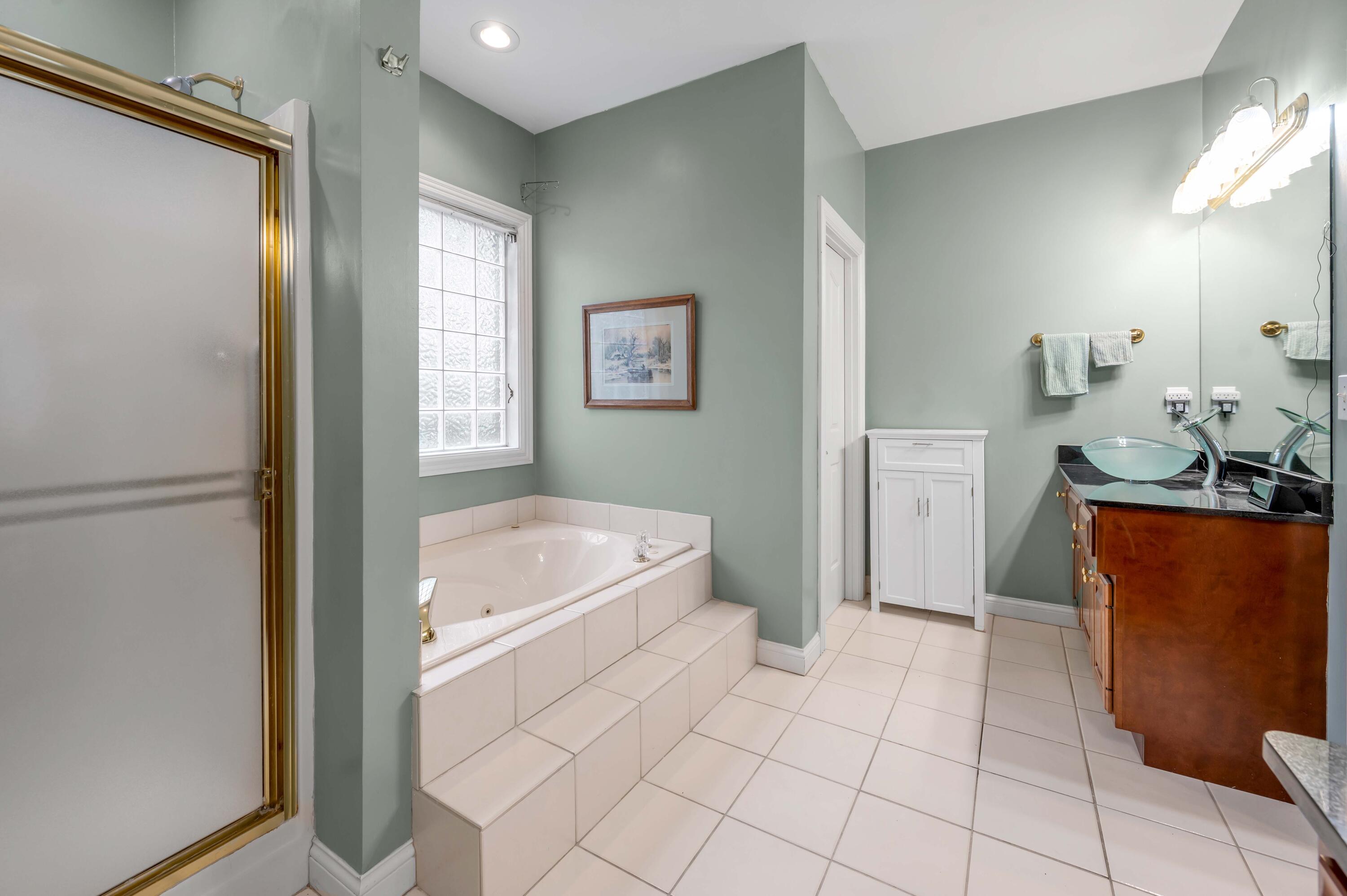 4304 Creek Valley Way