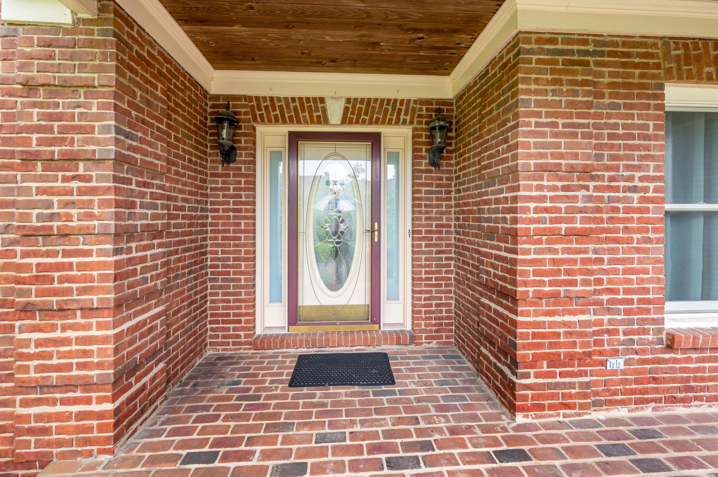 4304 Creek Valley Way