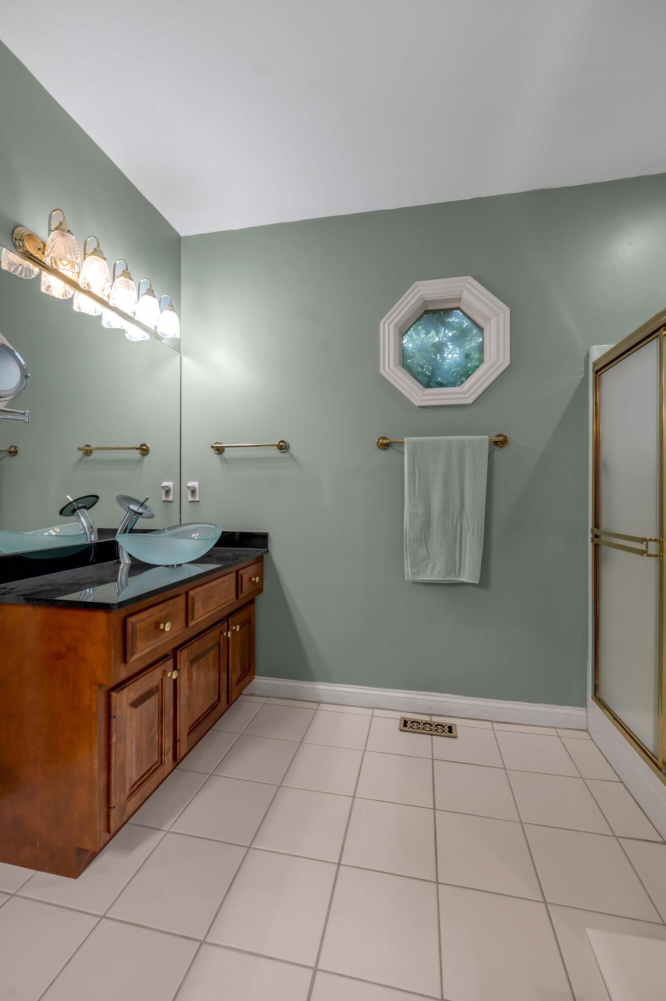 4304 Creek Valley Way