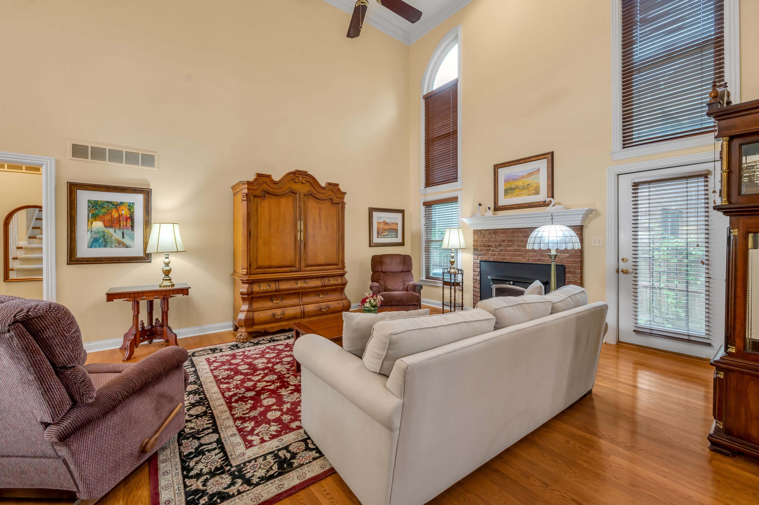 4304 Creek Valley Way