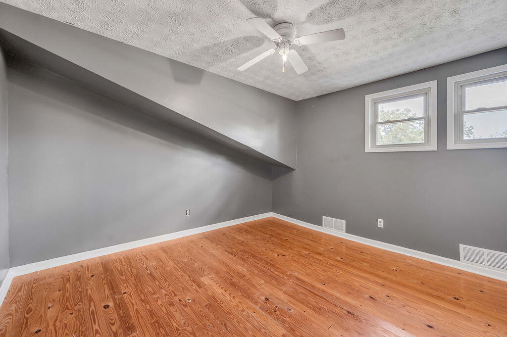 911 Charlie Norris Road