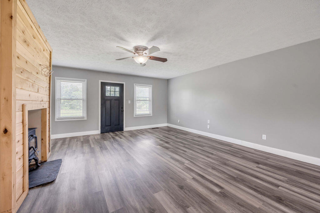 911 Charlie Norris Road