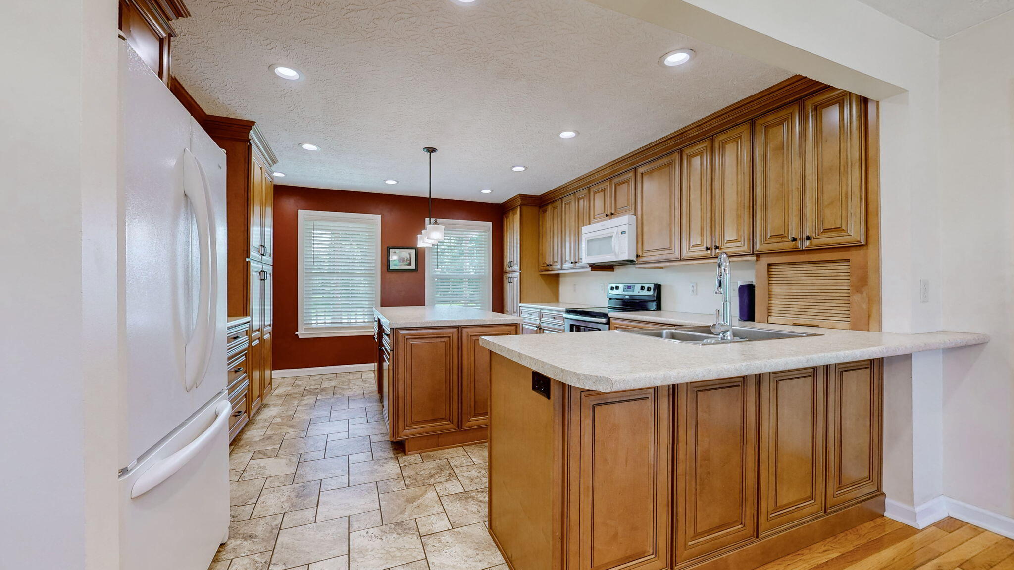 5032 Bob White Drive