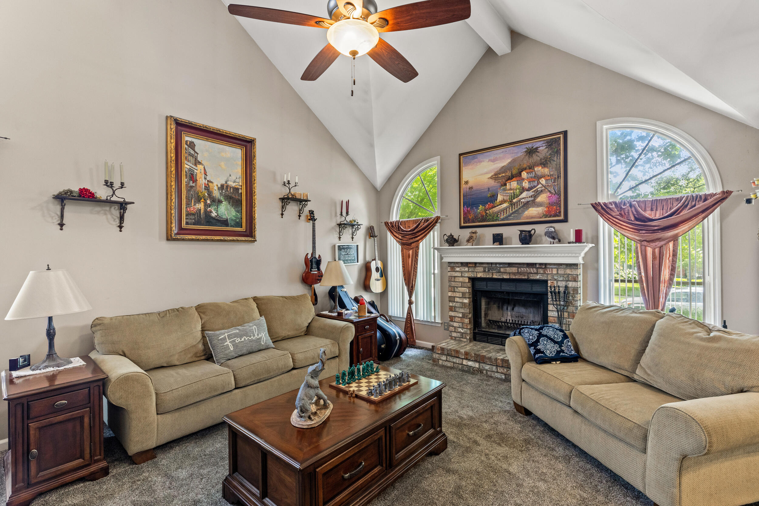 2220 Santa Anita Drive