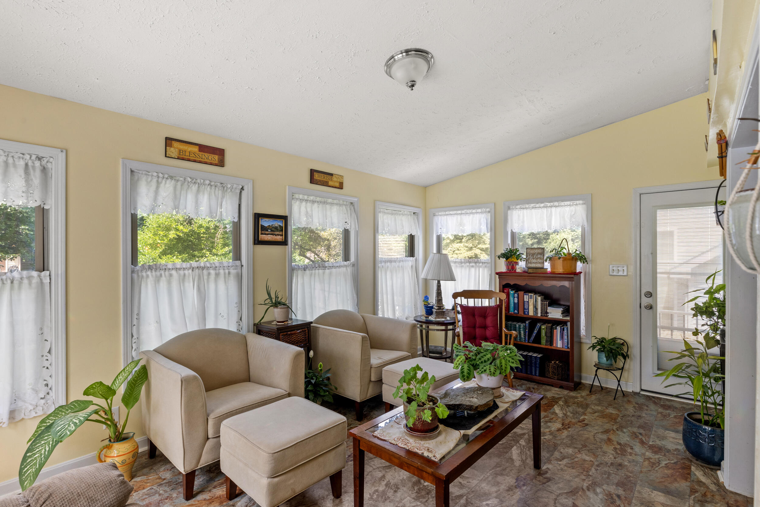 2220 Santa Anita Drive