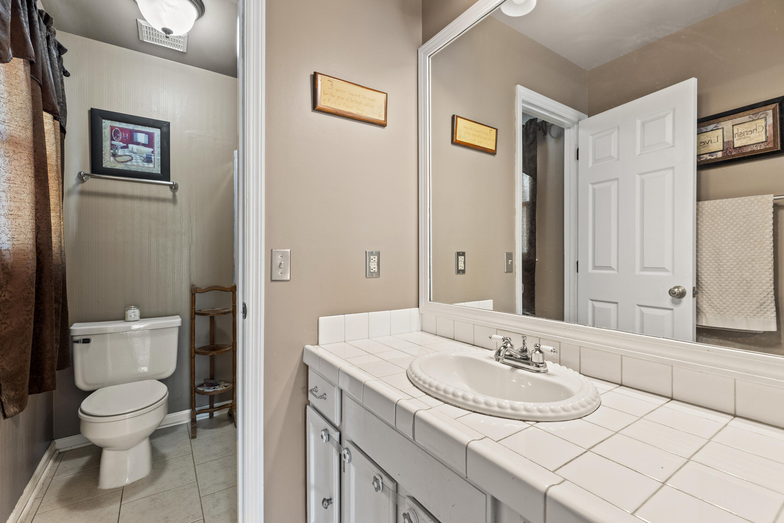 2220 Santa Anita Drive