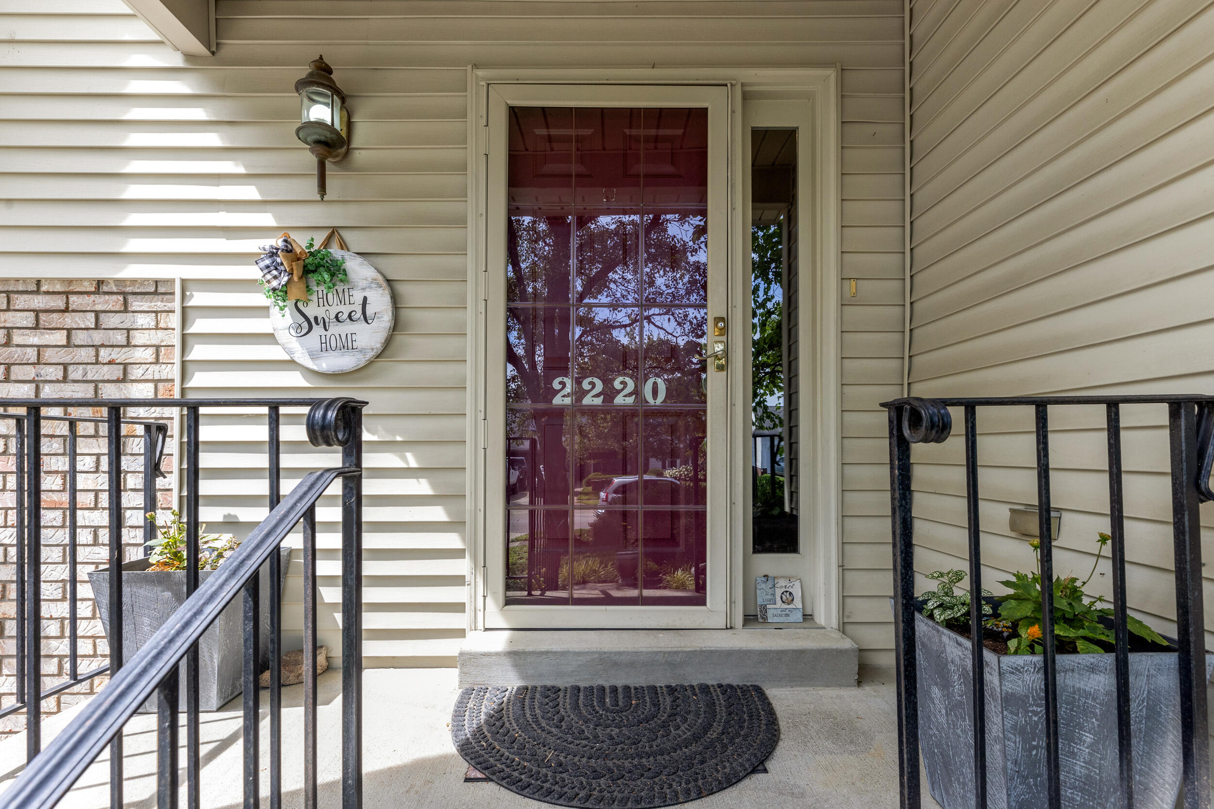 2220 Santa Anita Drive