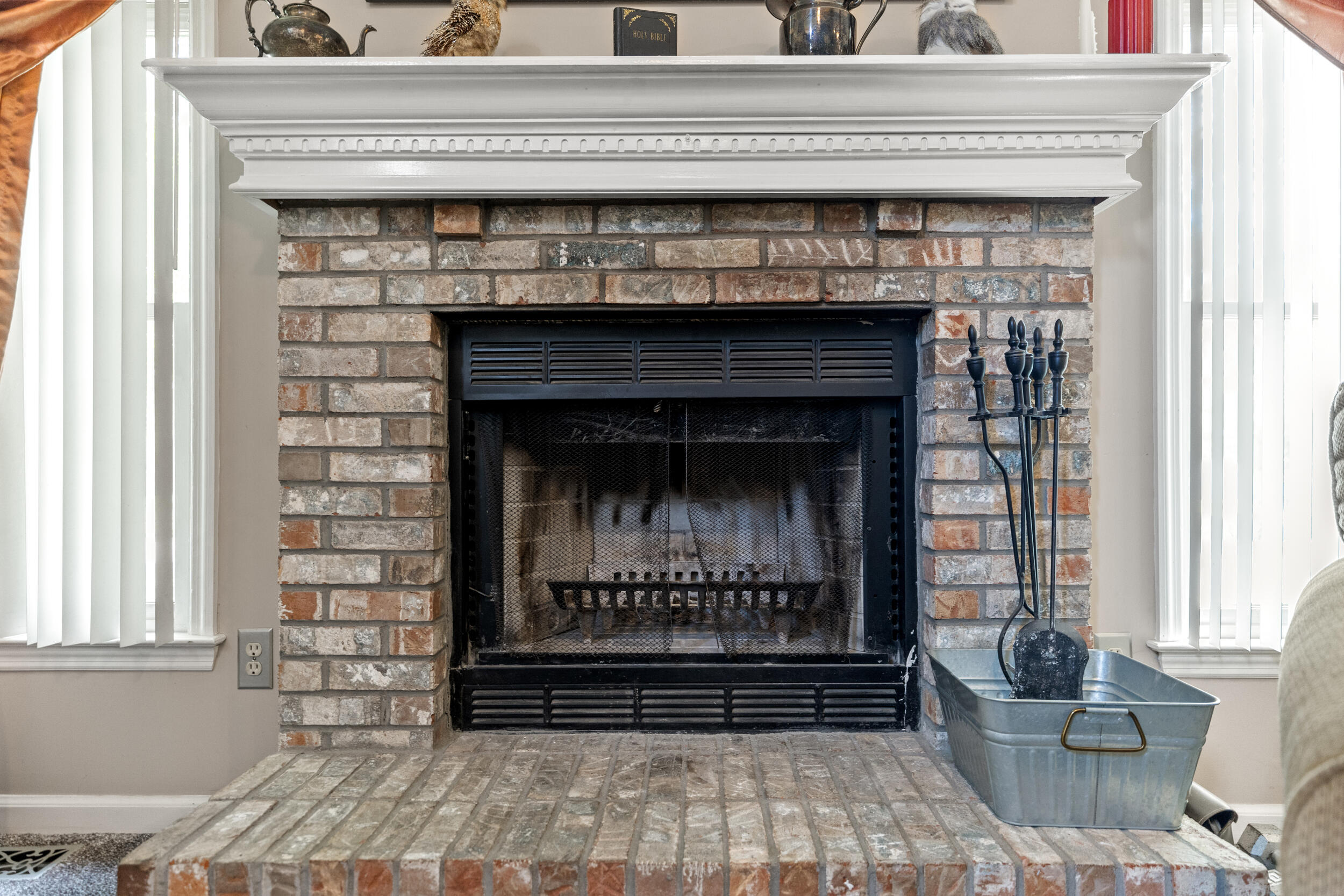 2220 Santa Anita Drive