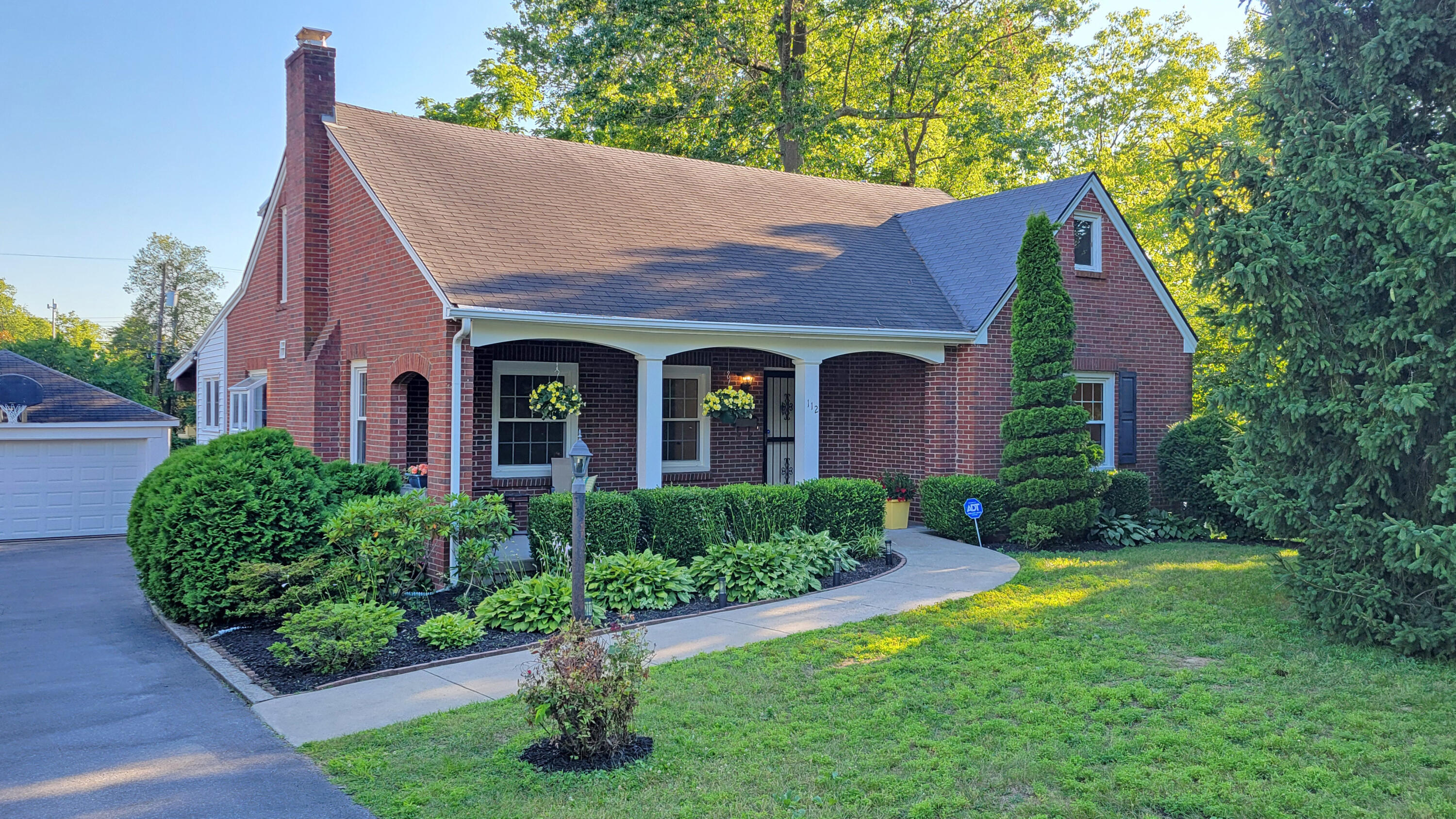 112 Edgemoor Drive