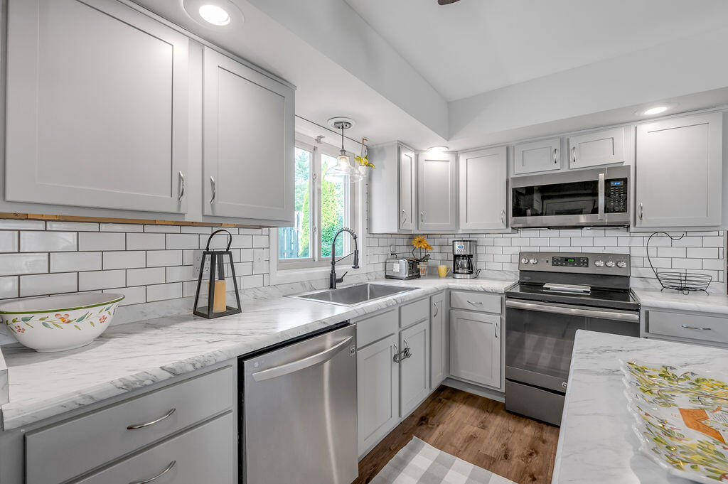 1140 Bay Meadows Drive