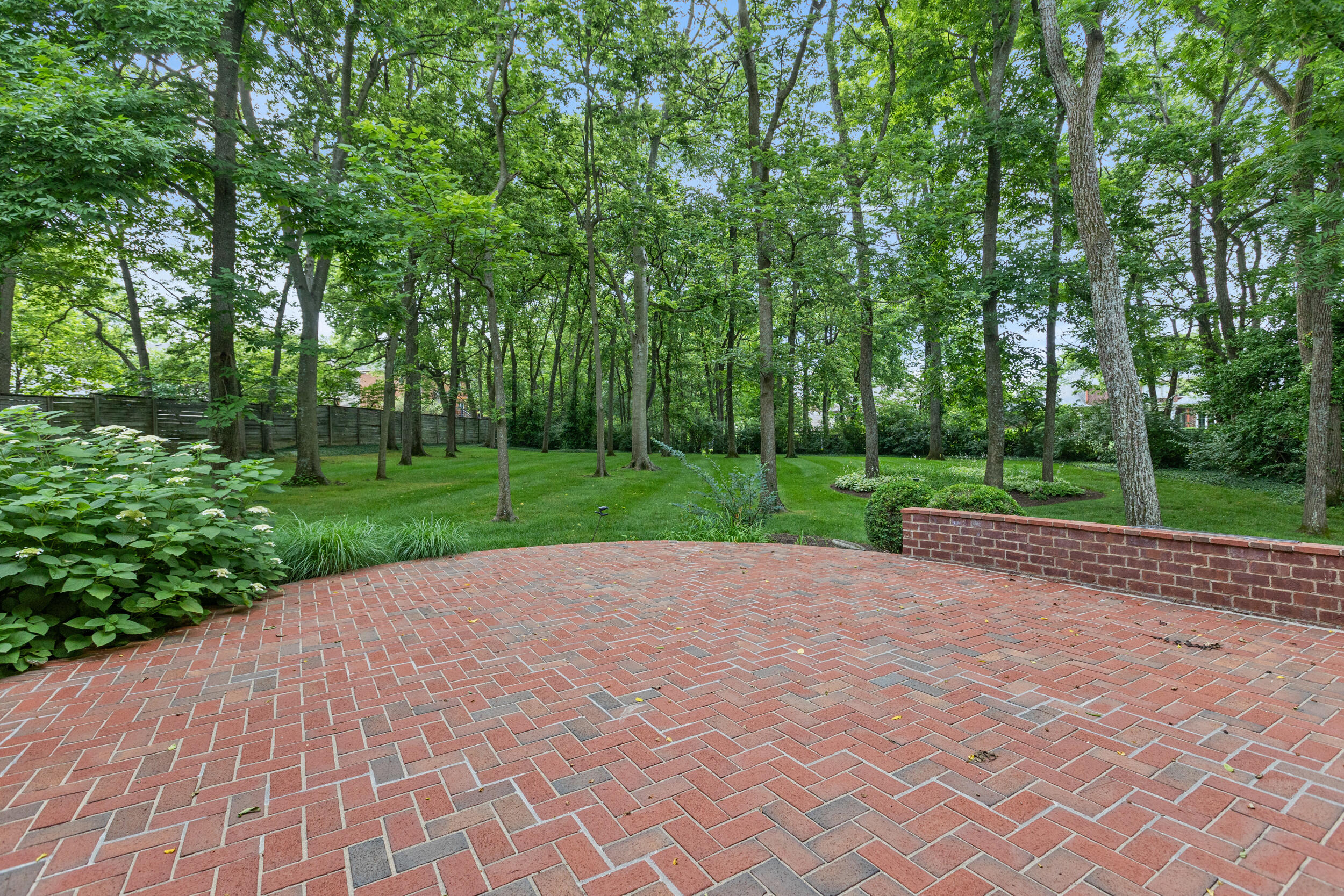 4800 Chelmsbury Lane