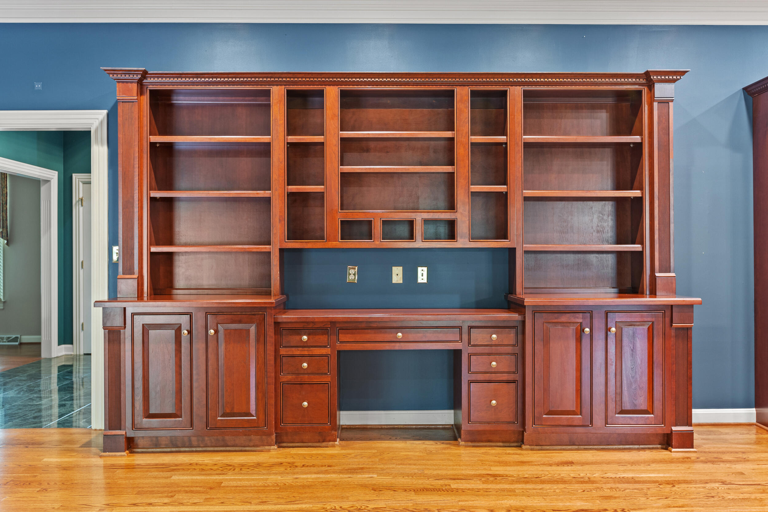 4800 Chelmsbury Lane