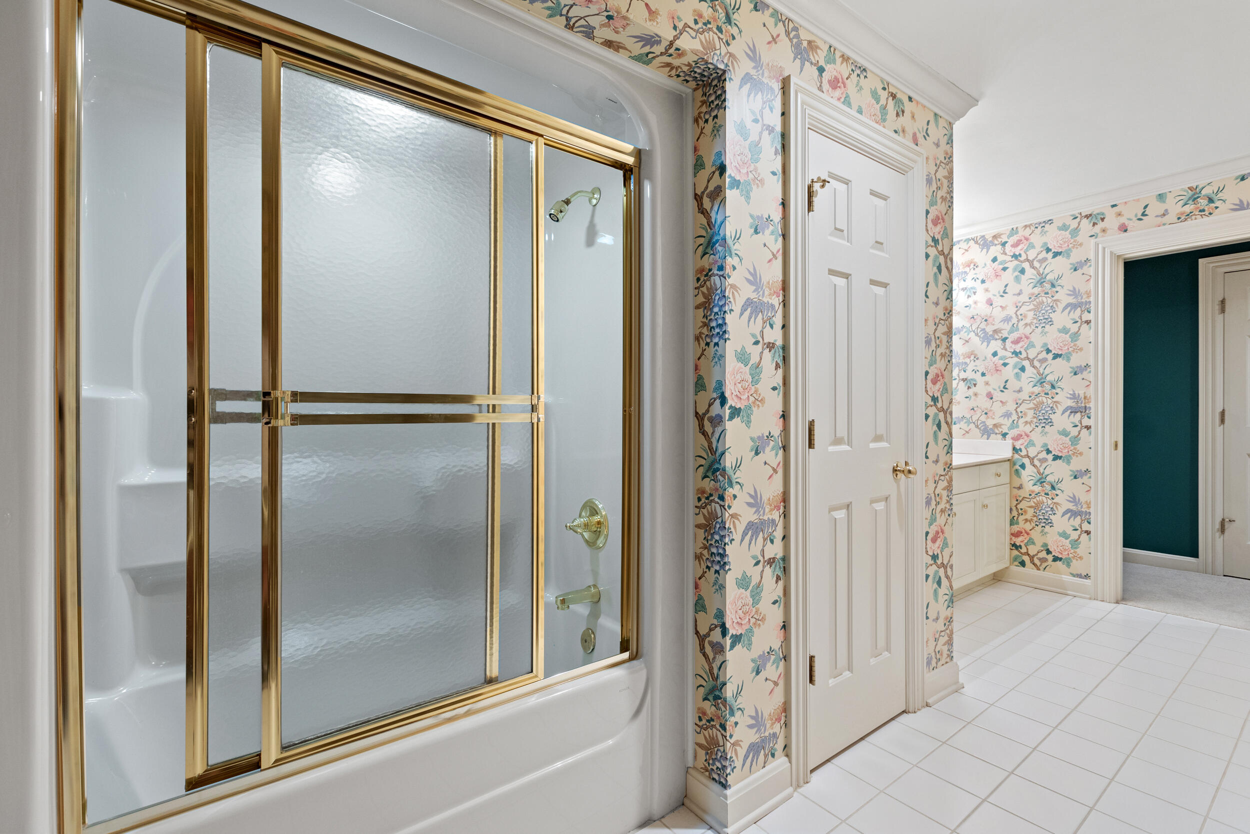 4800 Chelmsbury Lane