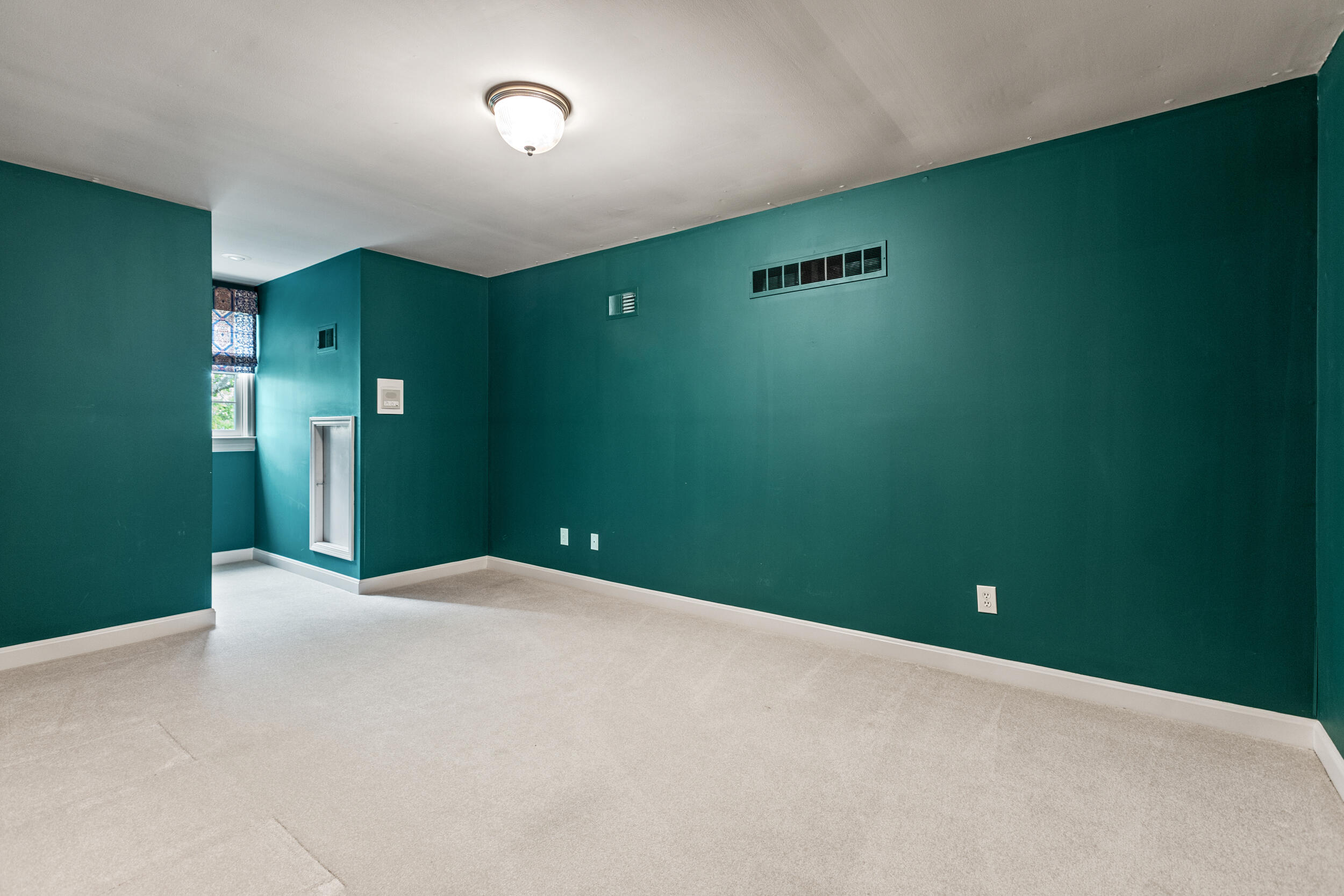 4800 Chelmsbury Lane