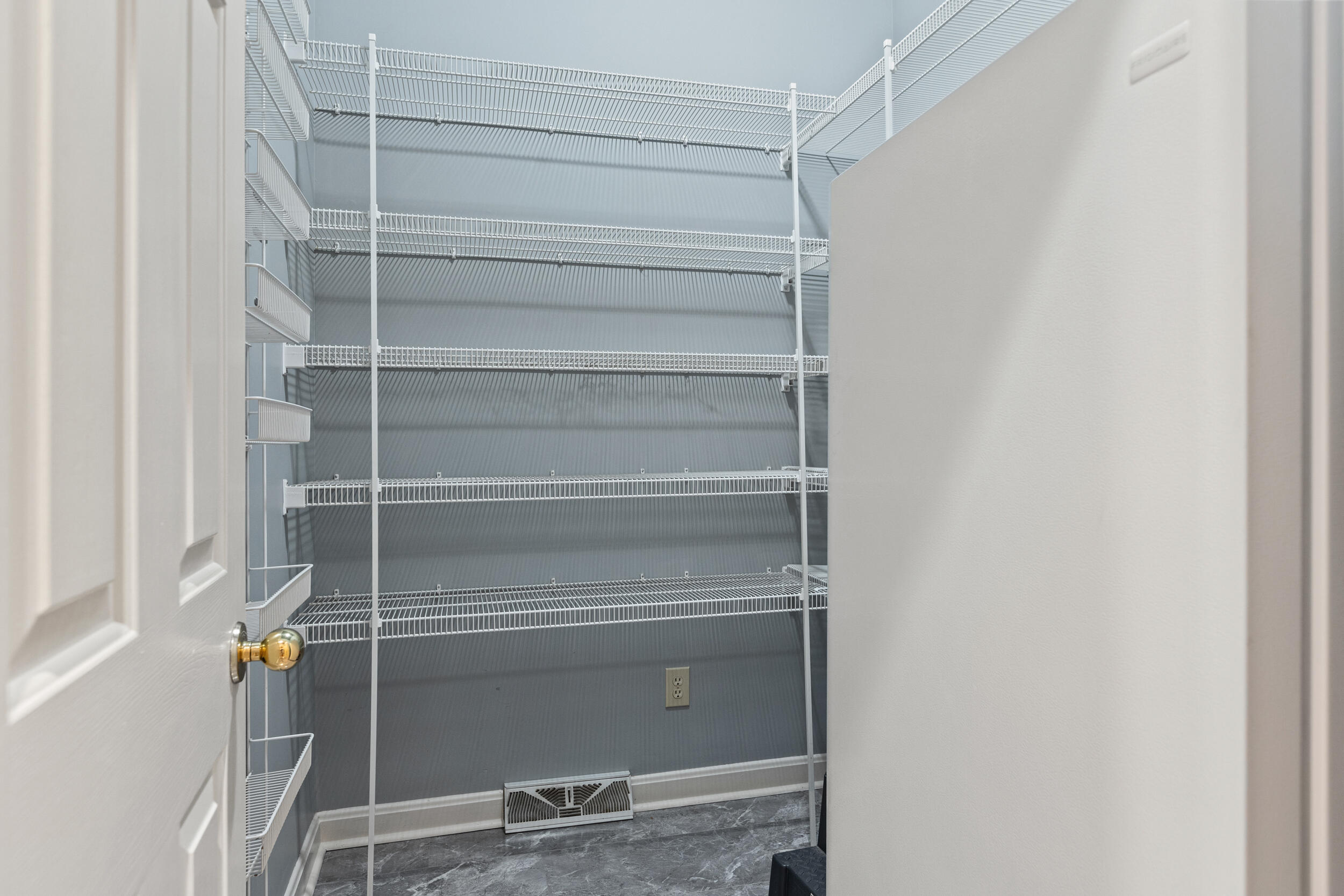 4800 Chelmsbury Lane