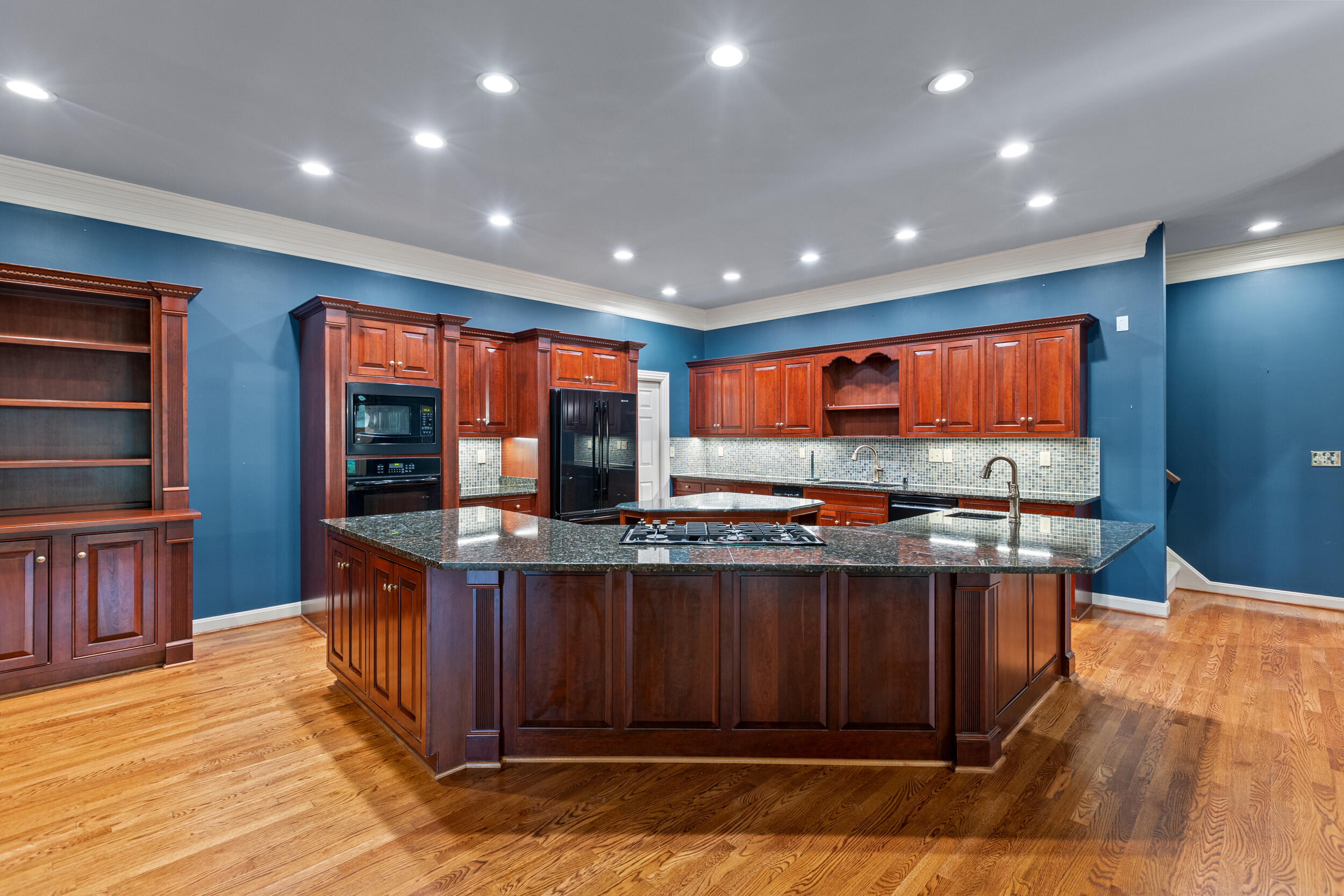 4800 Chelmsbury Lane