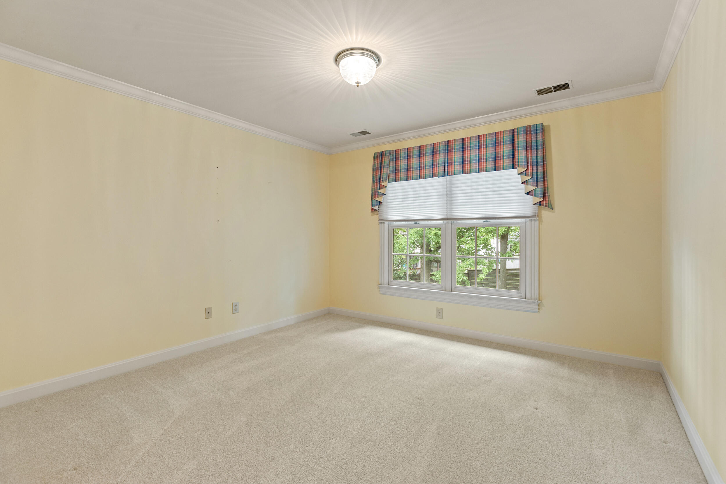 4800 Chelmsbury Lane