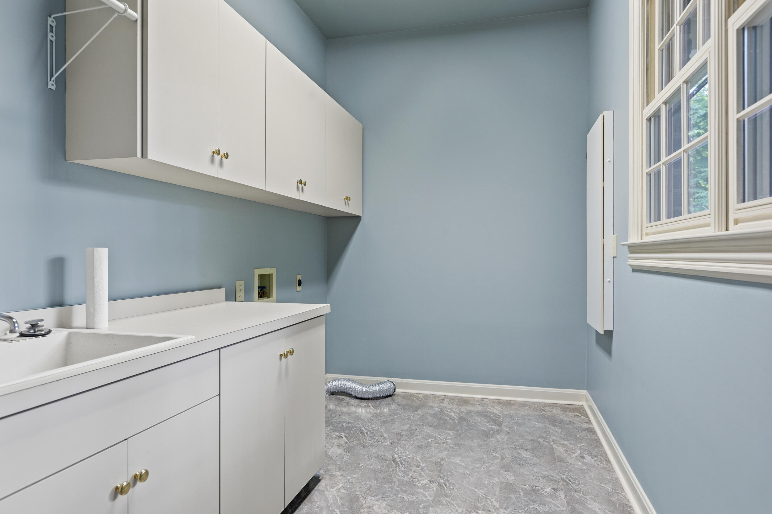 4800 Chelmsbury Lane