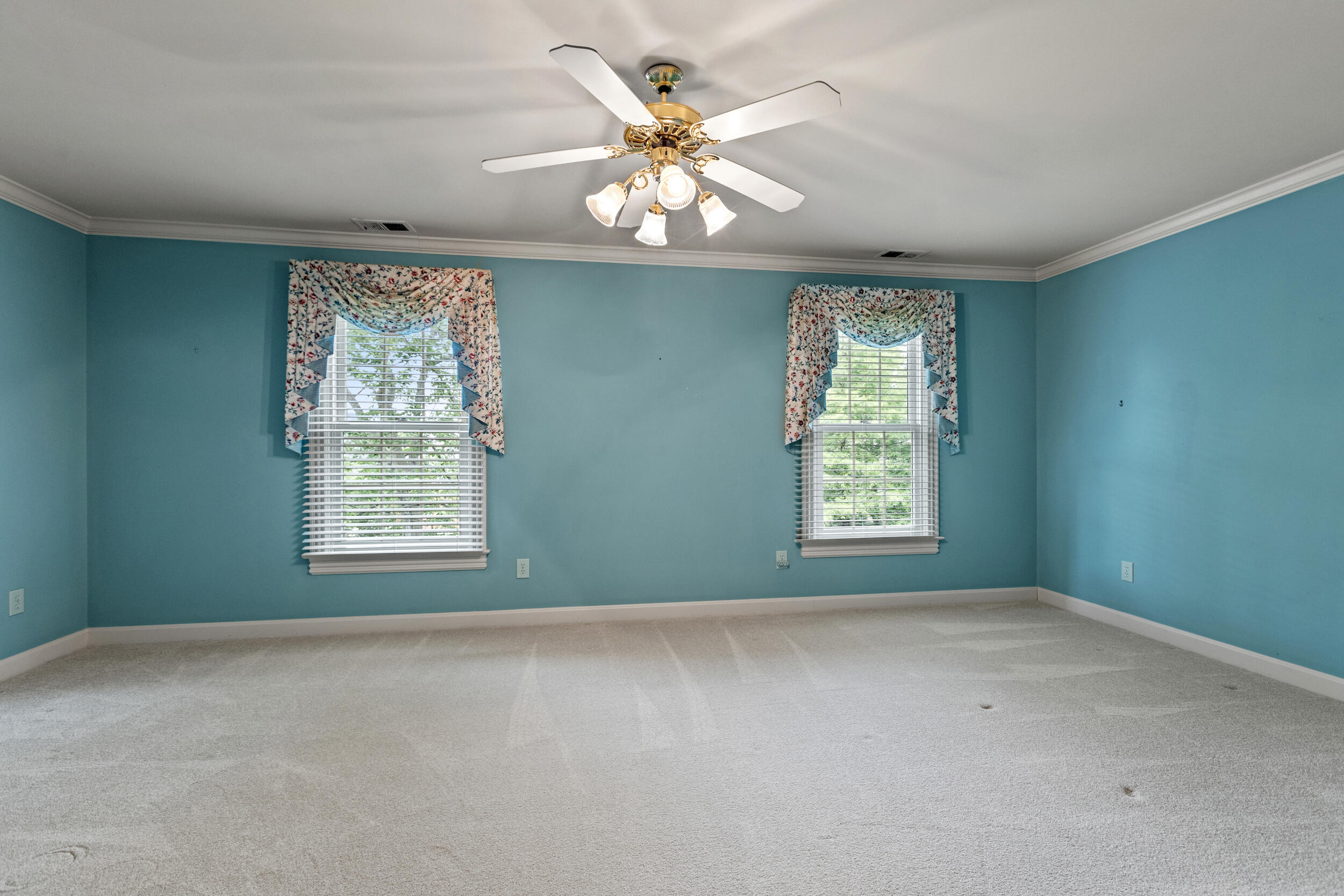 4800 Chelmsbury Lane