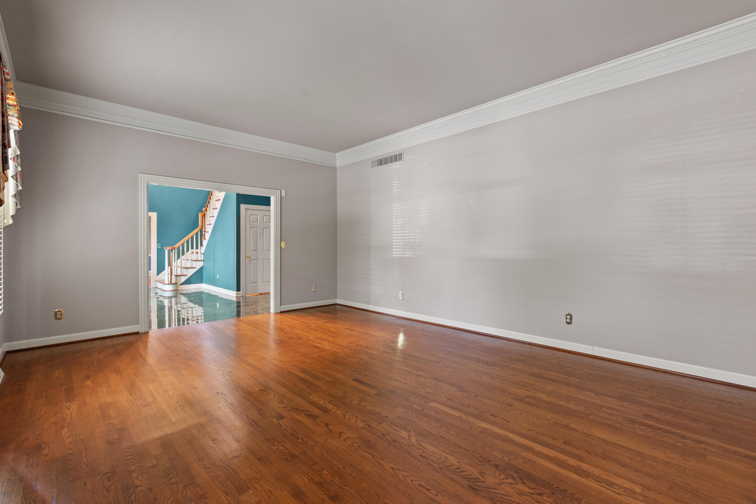 4800 Chelmsbury Lane