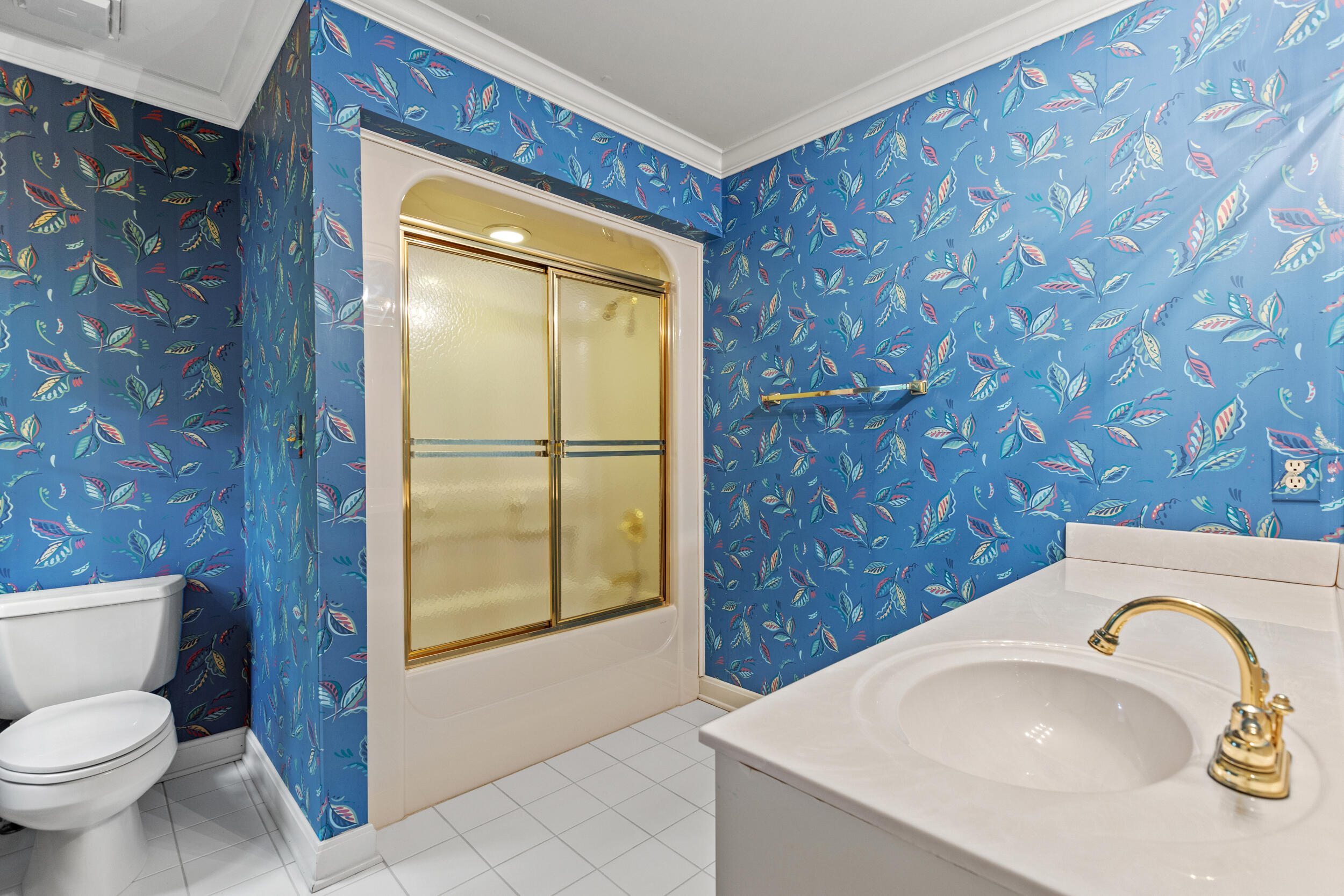 4800 Chelmsbury Lane