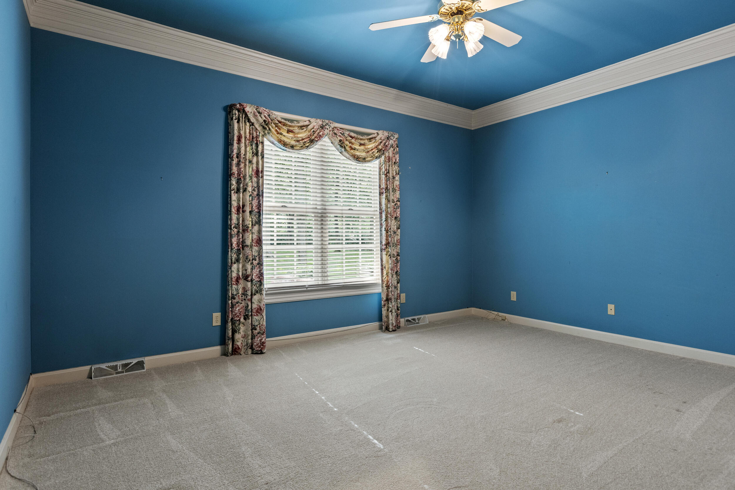 4800 Chelmsbury Lane