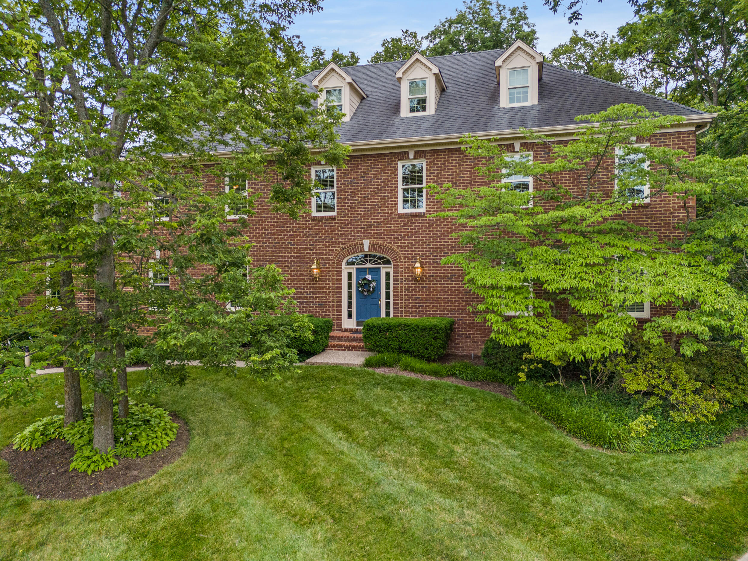 4800 Chelmsbury Lane