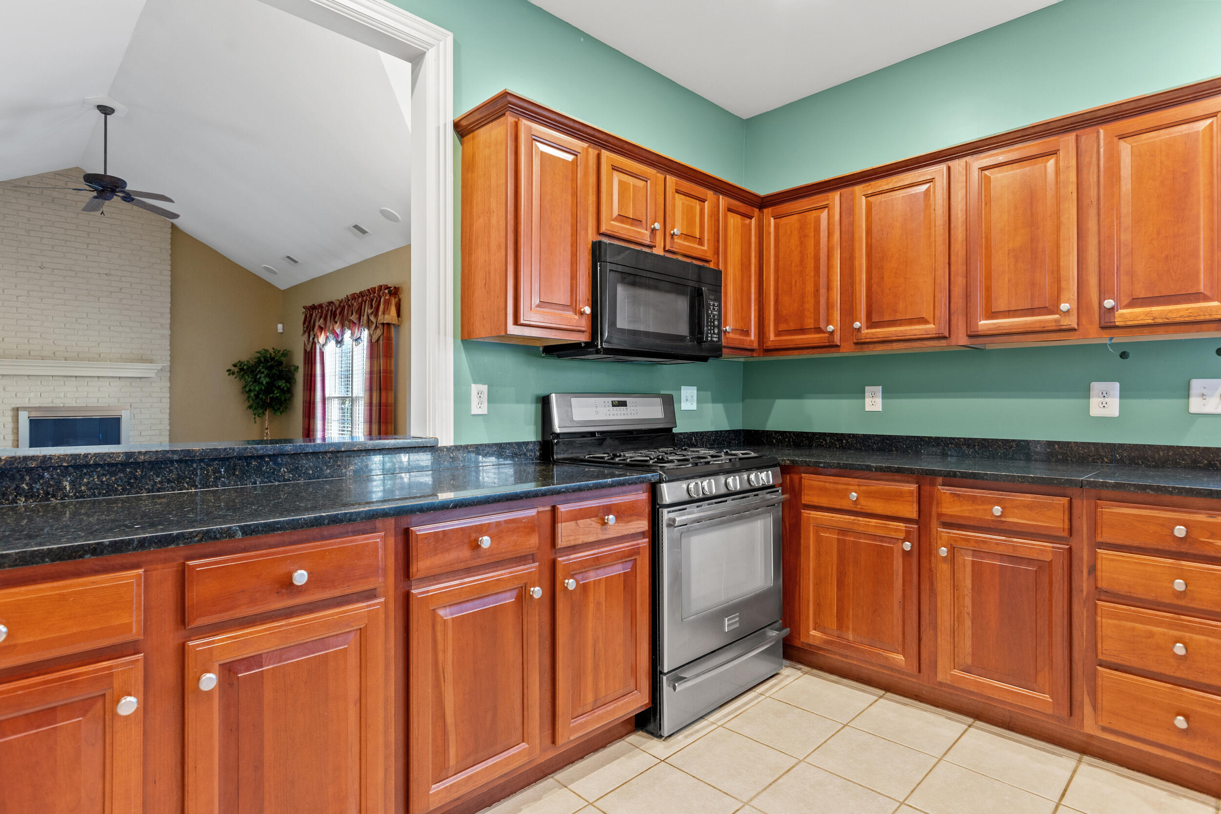 1421 Pine Needles Lane