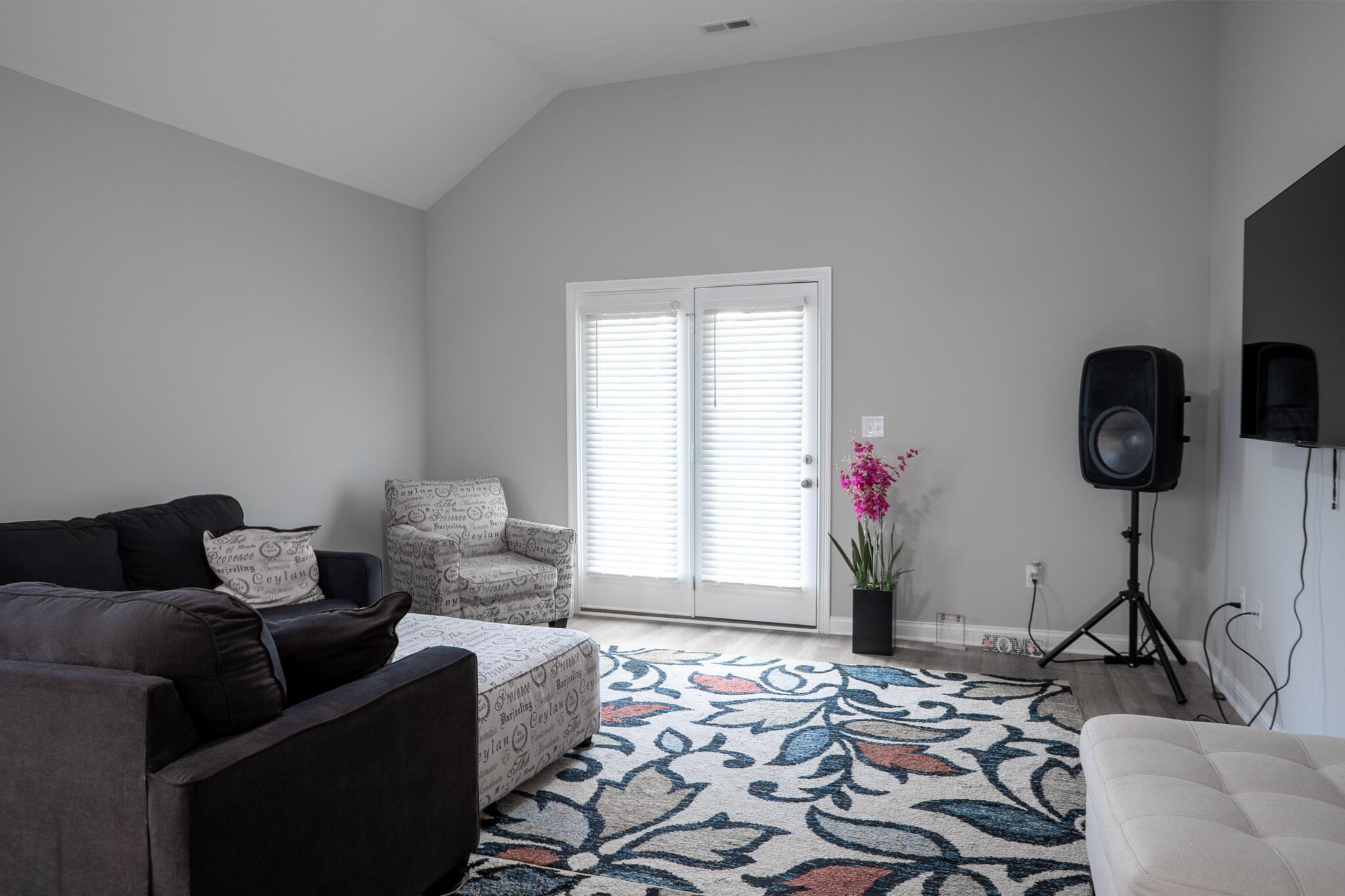 1064 Squirrel Nest Lane