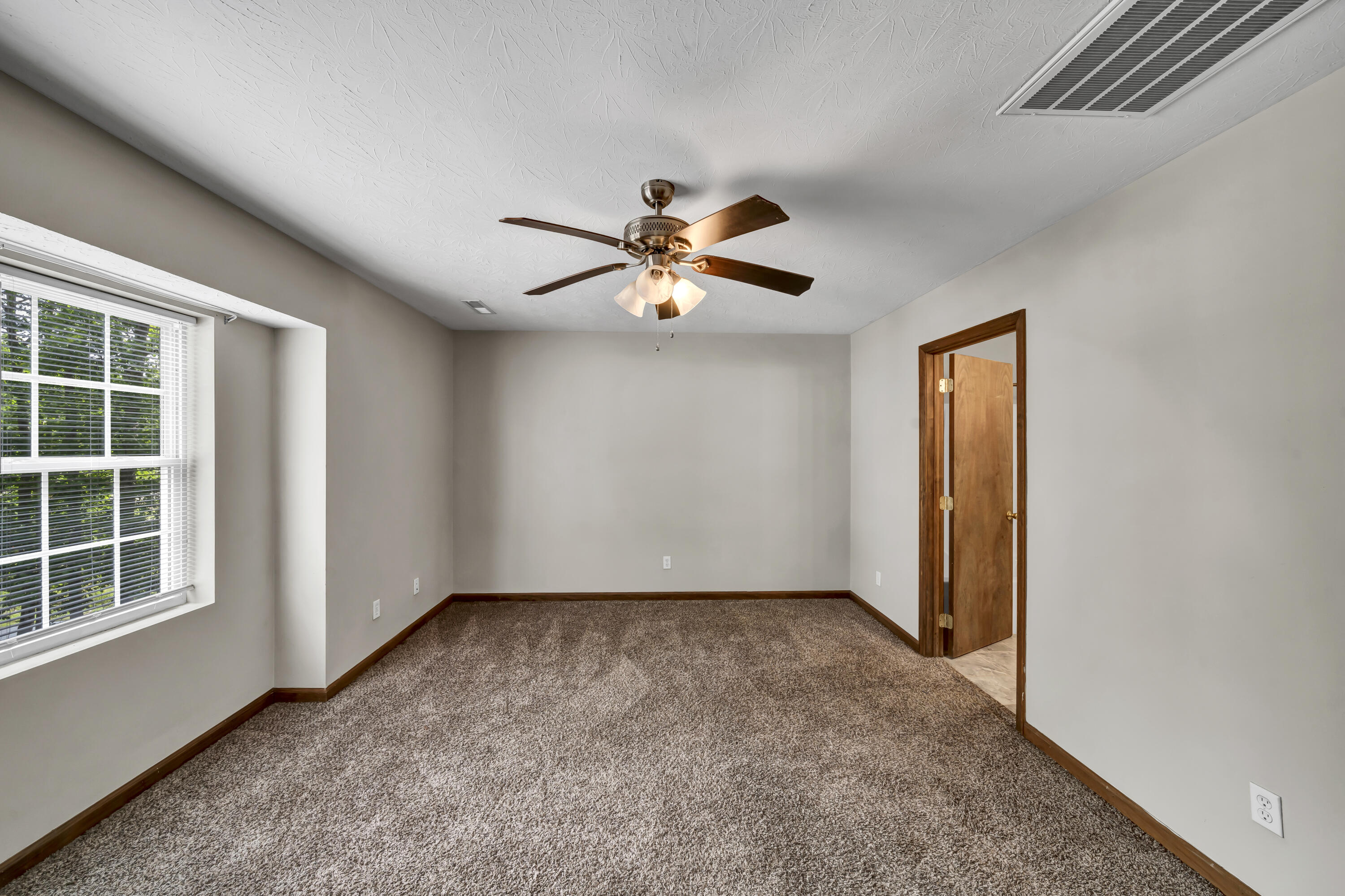 340 Hyatt Lane Unit: A,B,C,D