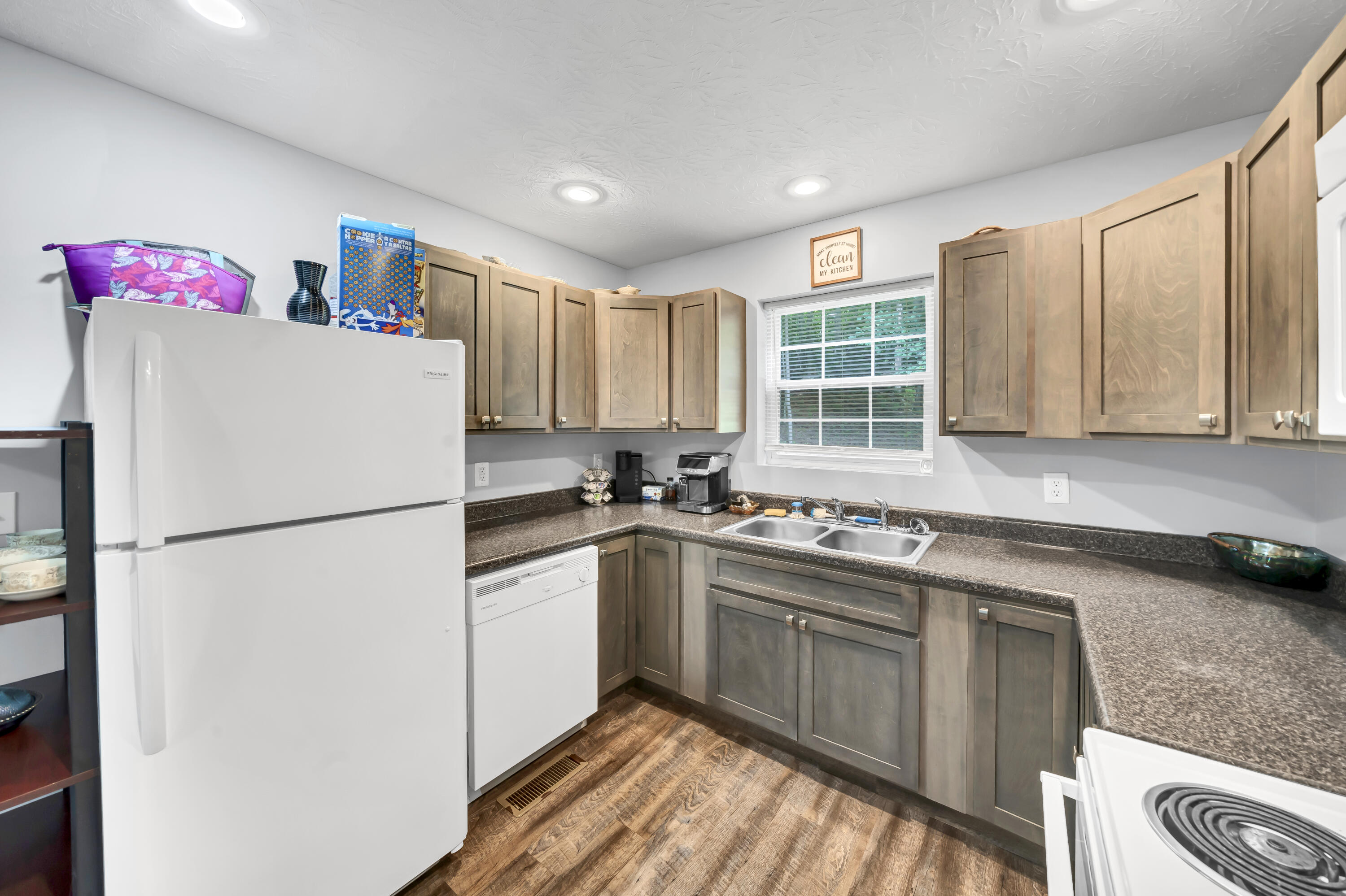 340 Hyatt Lane Unit: A,B,C,D