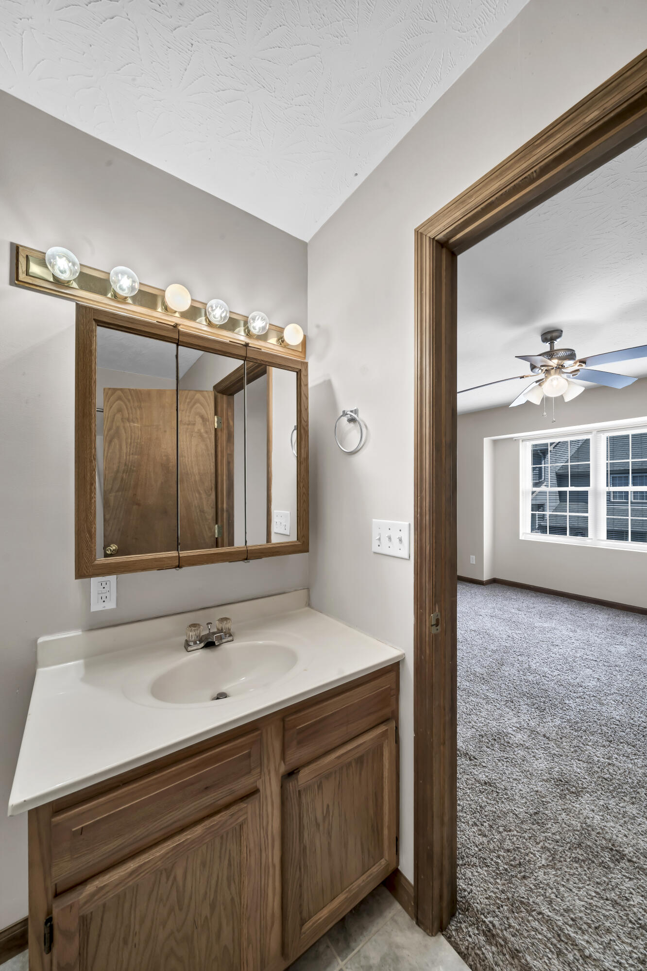 340 Hyatt Lane Unit: A,B,C,D