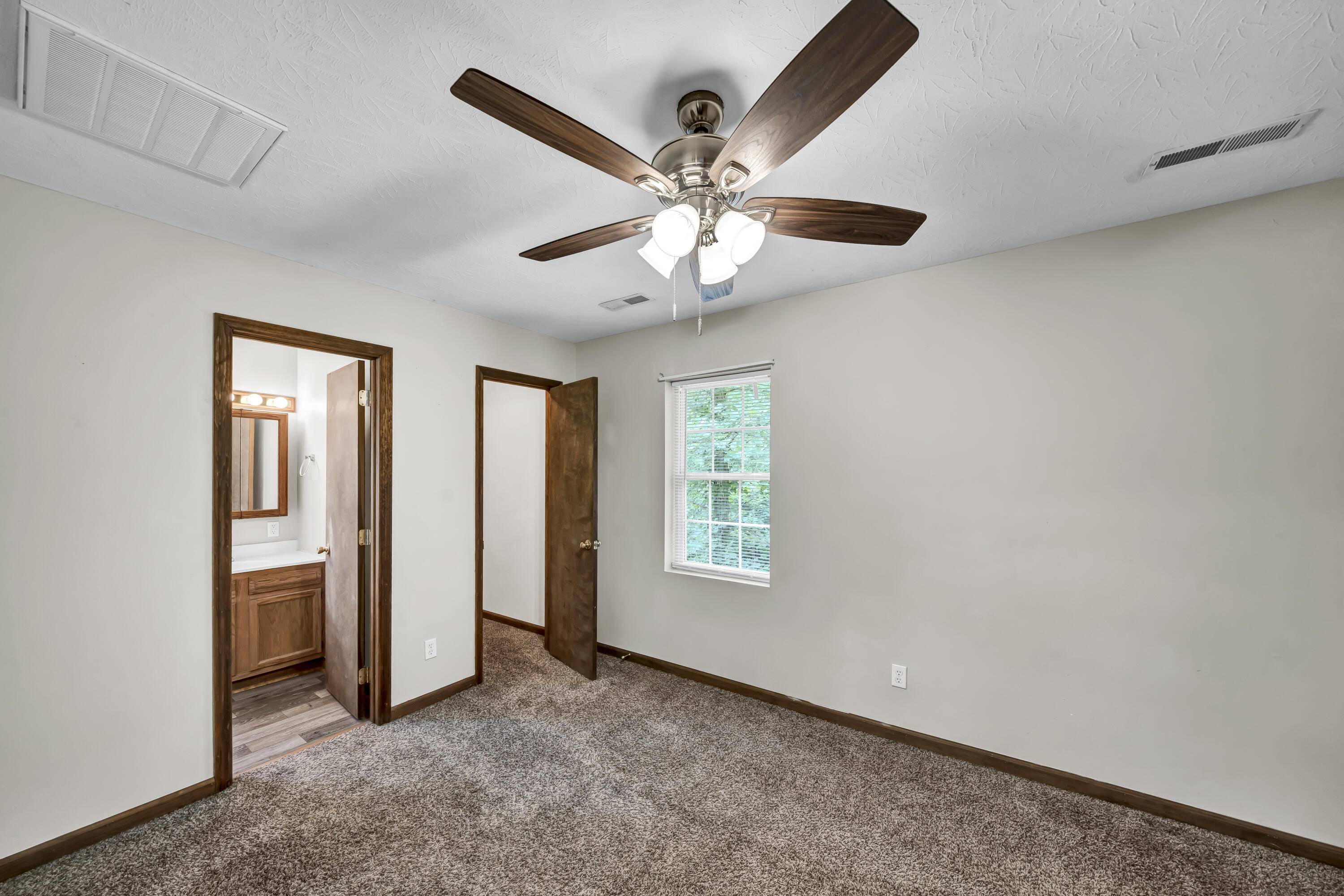 340 Hyatt Lane Unit: A,B,C,D