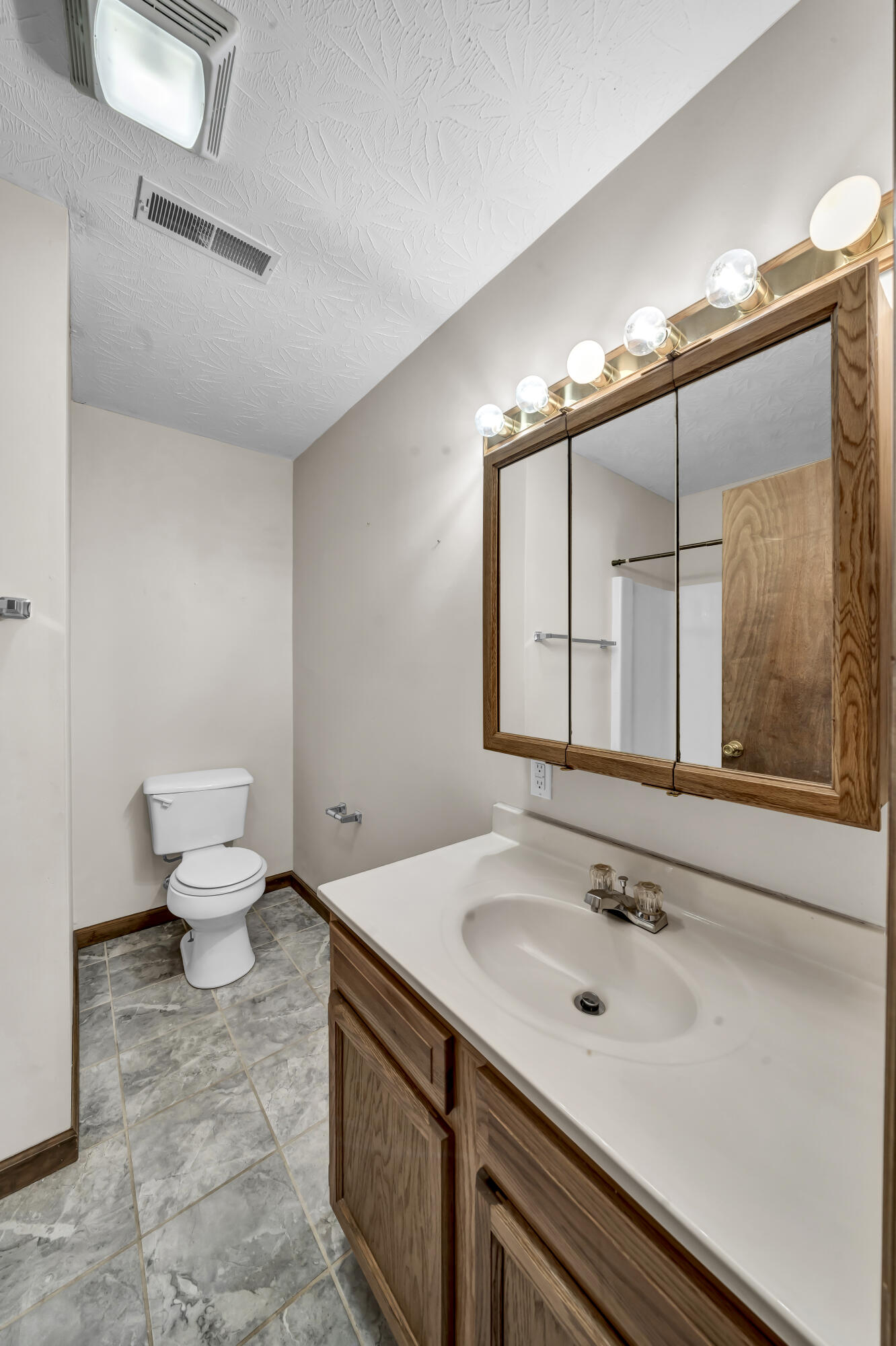 340 Hyatt Lane Unit: A,B,C,D