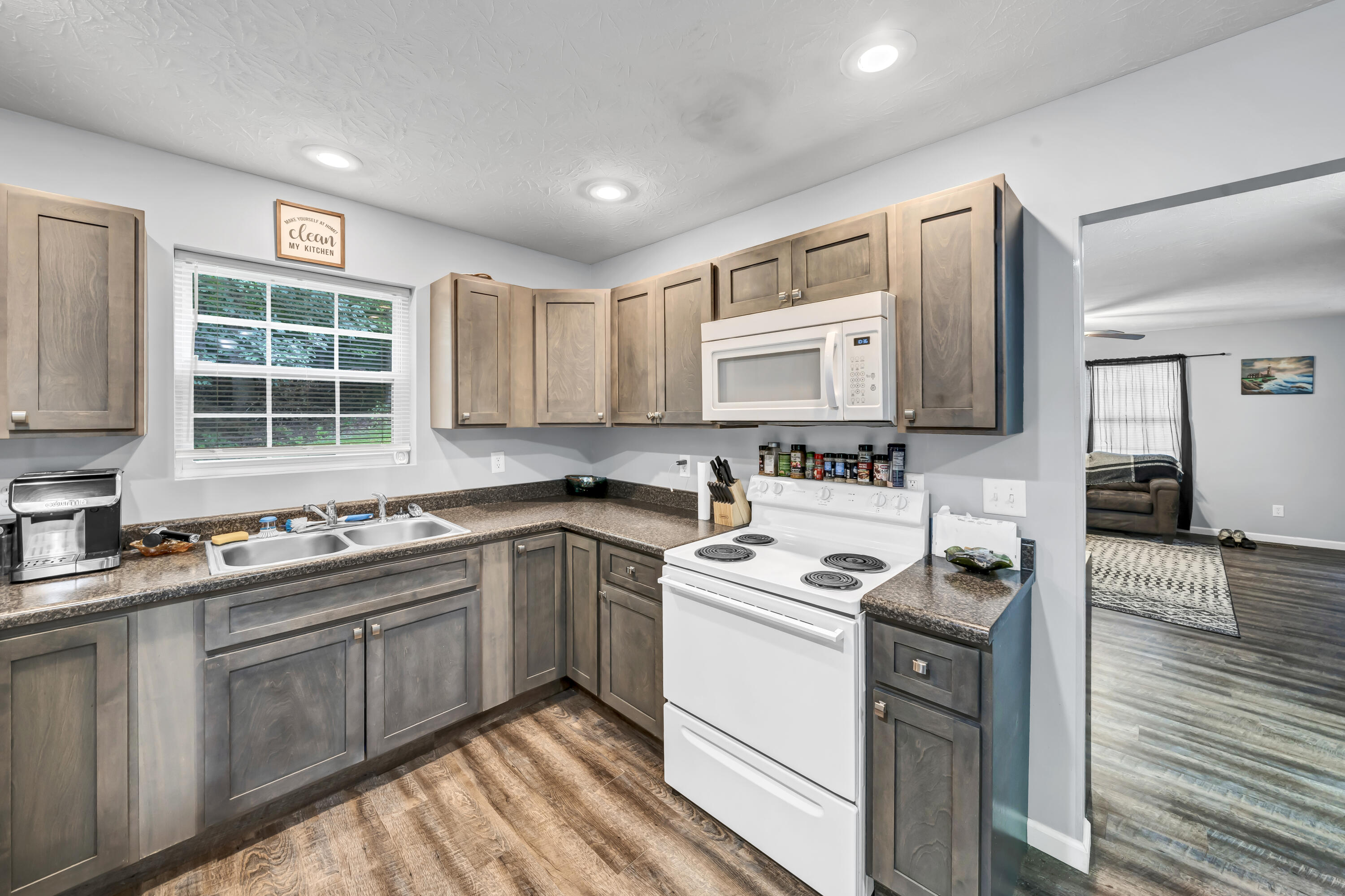 340 Hyatt Lane Unit: A,B,C,D