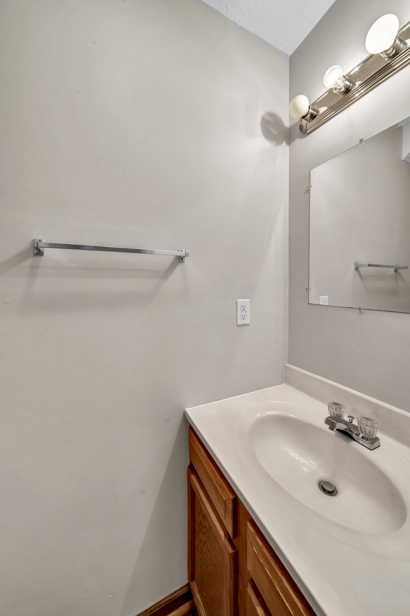 340 Hyatt Lane Unit: A,B,C,D