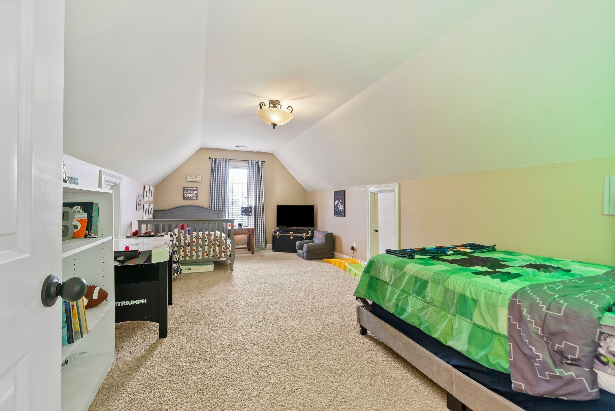 1004 Bay Colony Drive