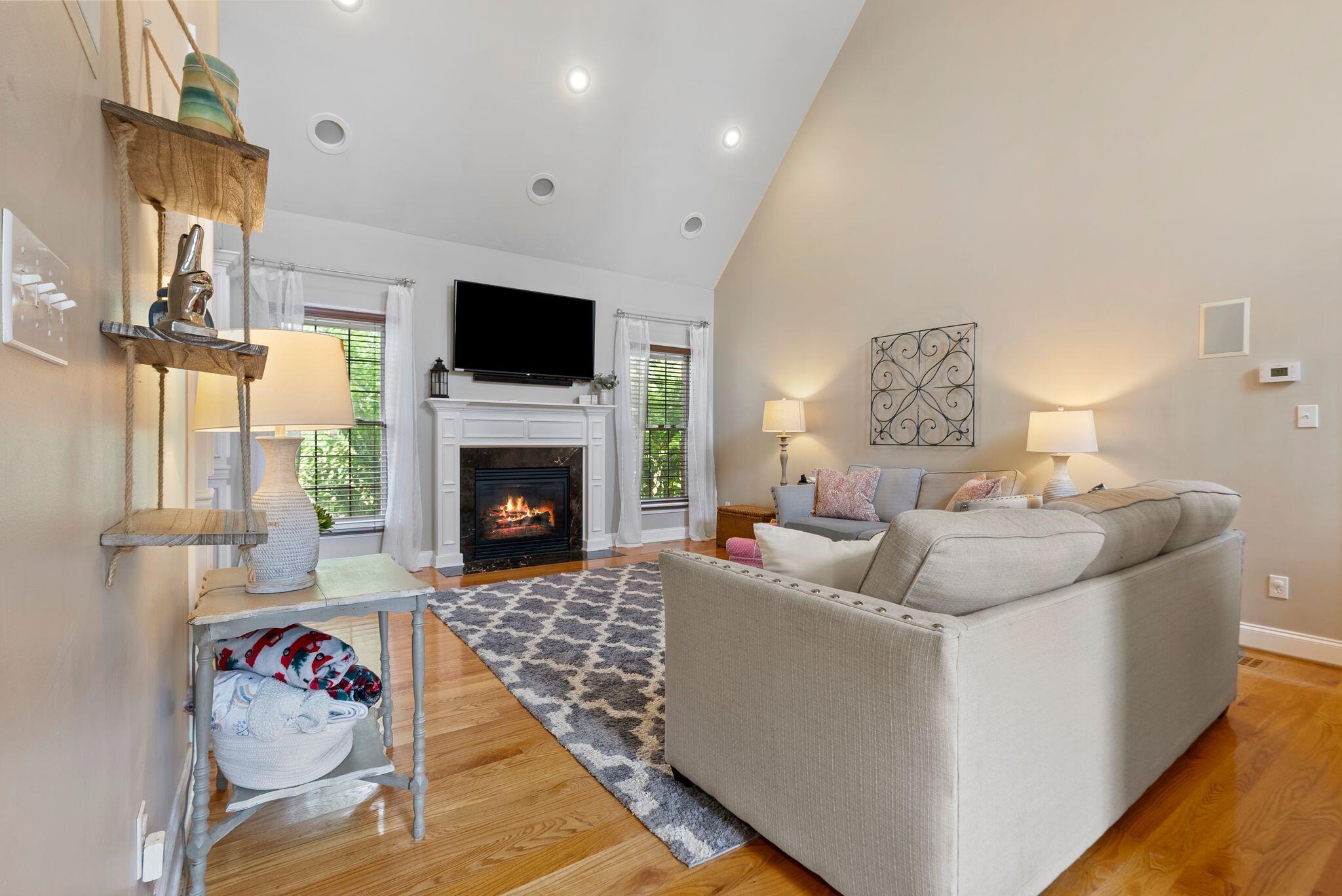 1004 Bay Colony Drive