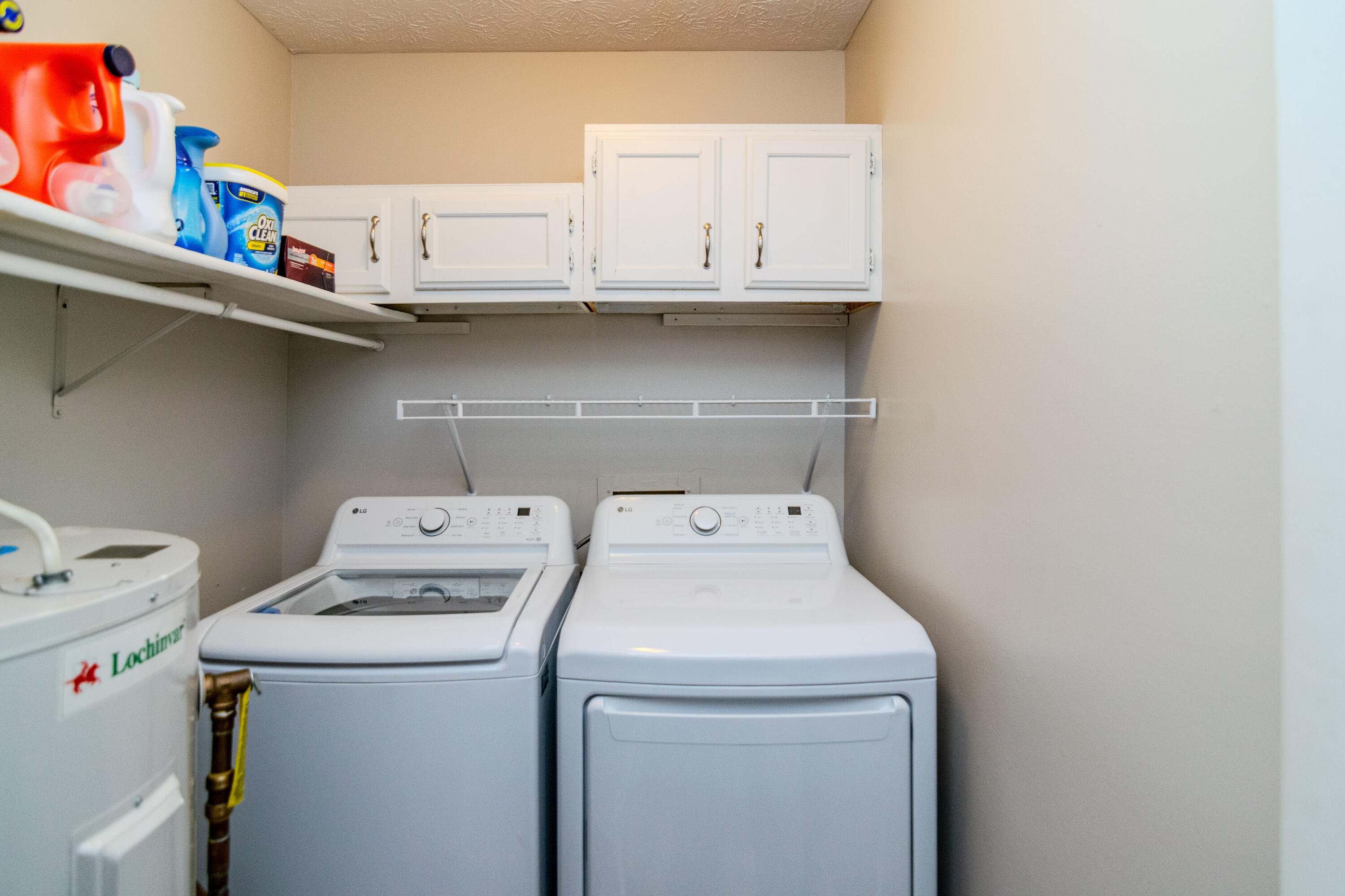 3384 Cove Lake Drive