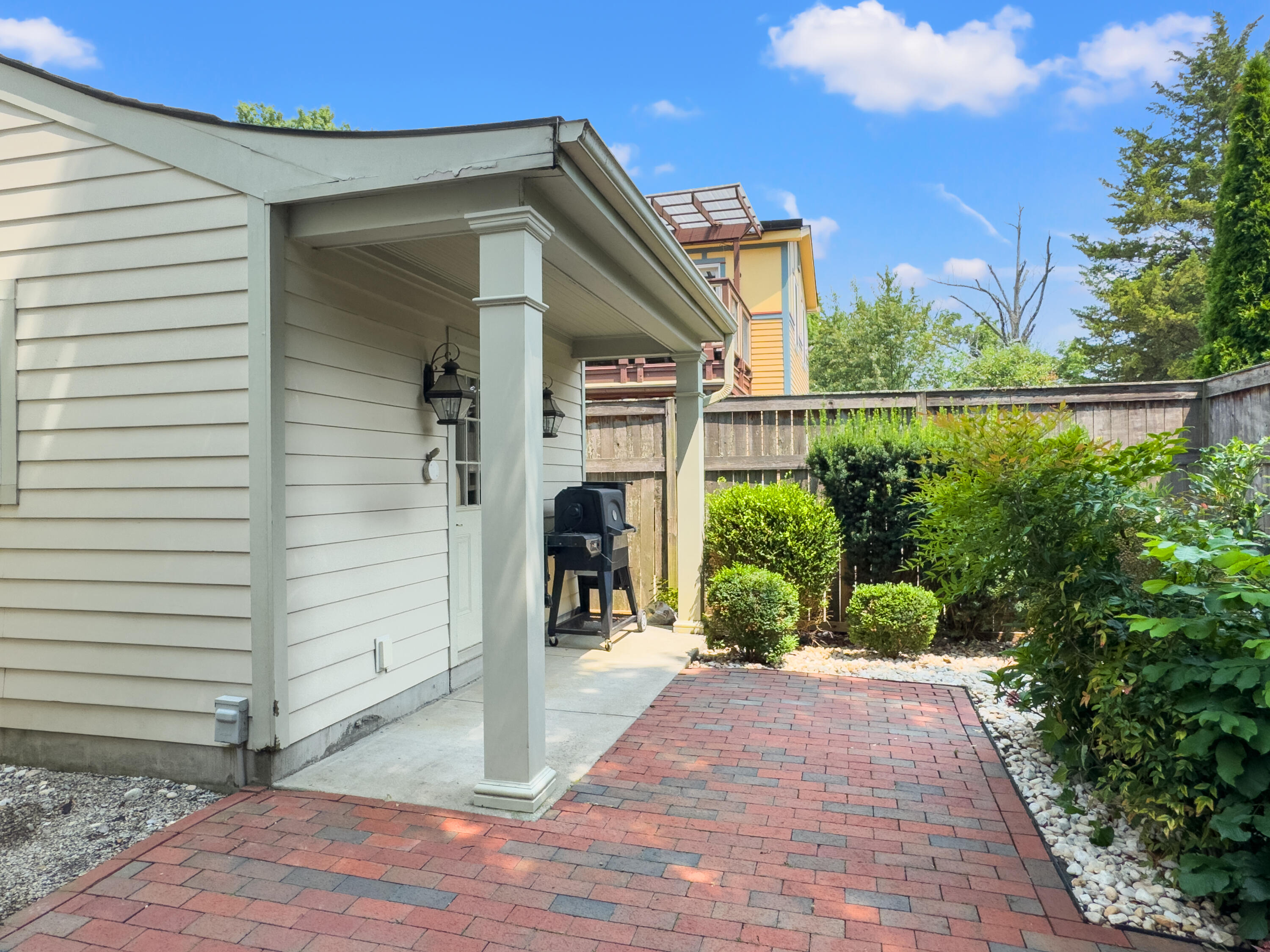 377 Colony Boulevard