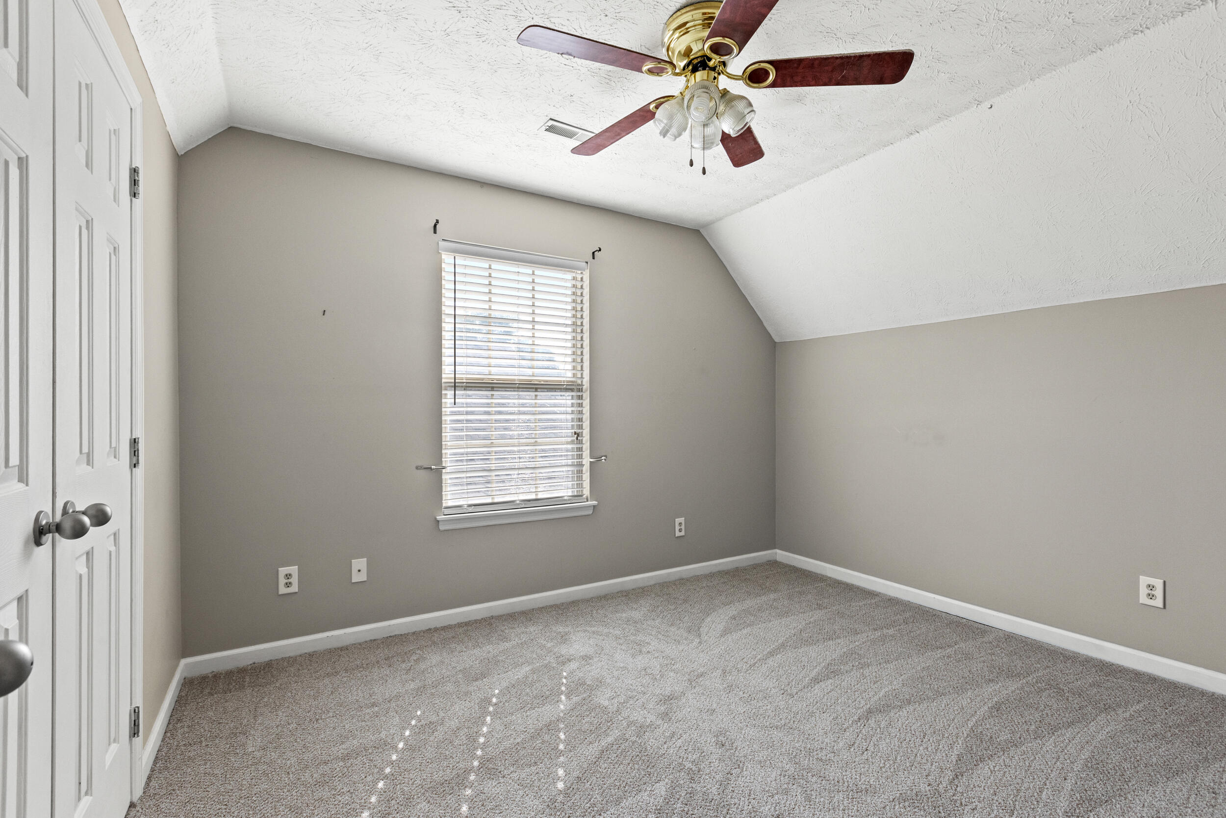 660 Graftons Mill Lane