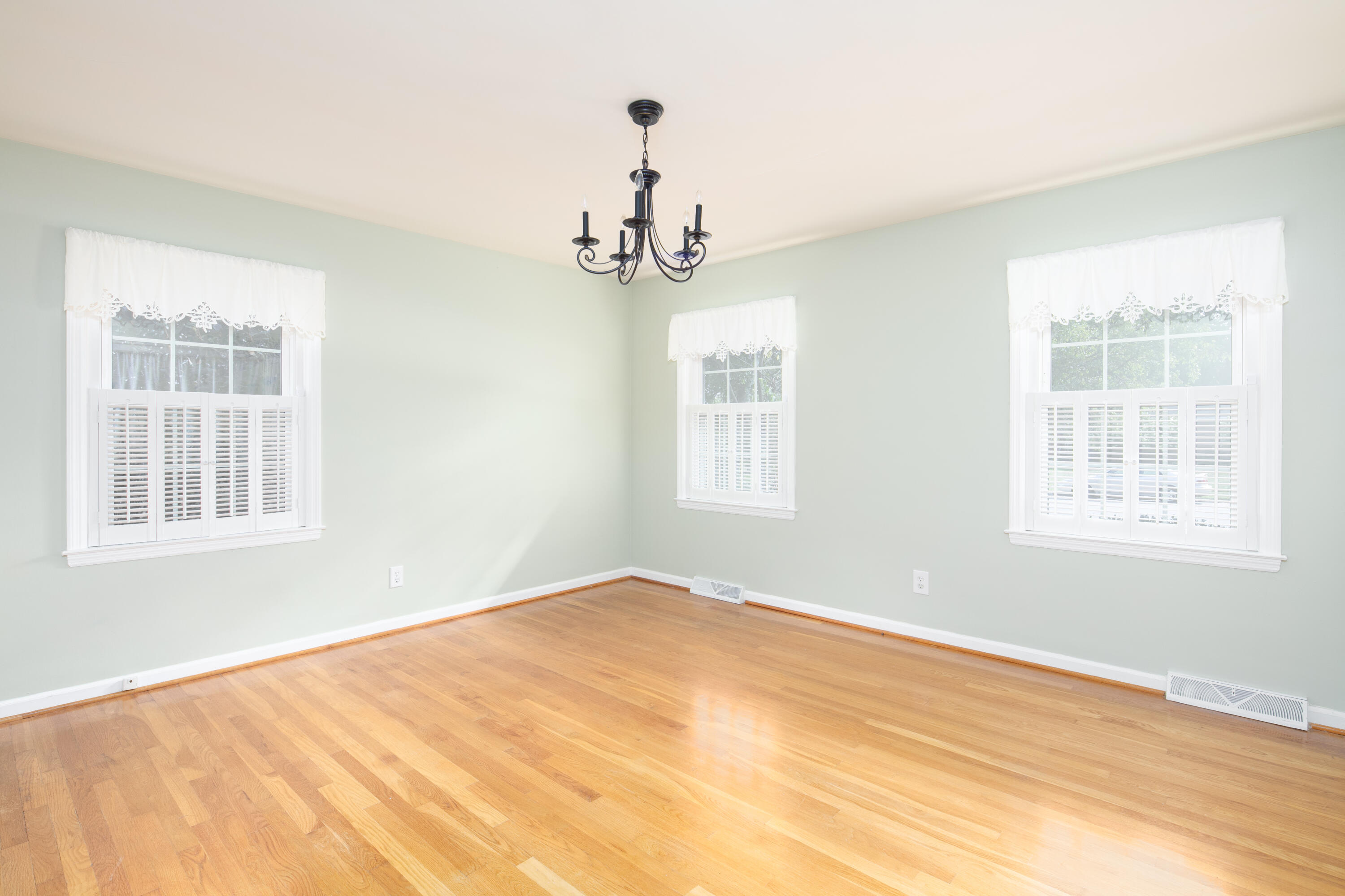 109 Vanderbilt Drive