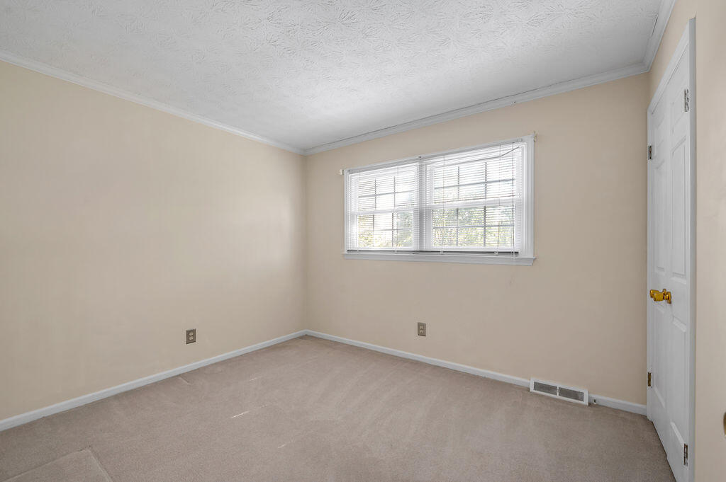 3237 Pontchartrain Court