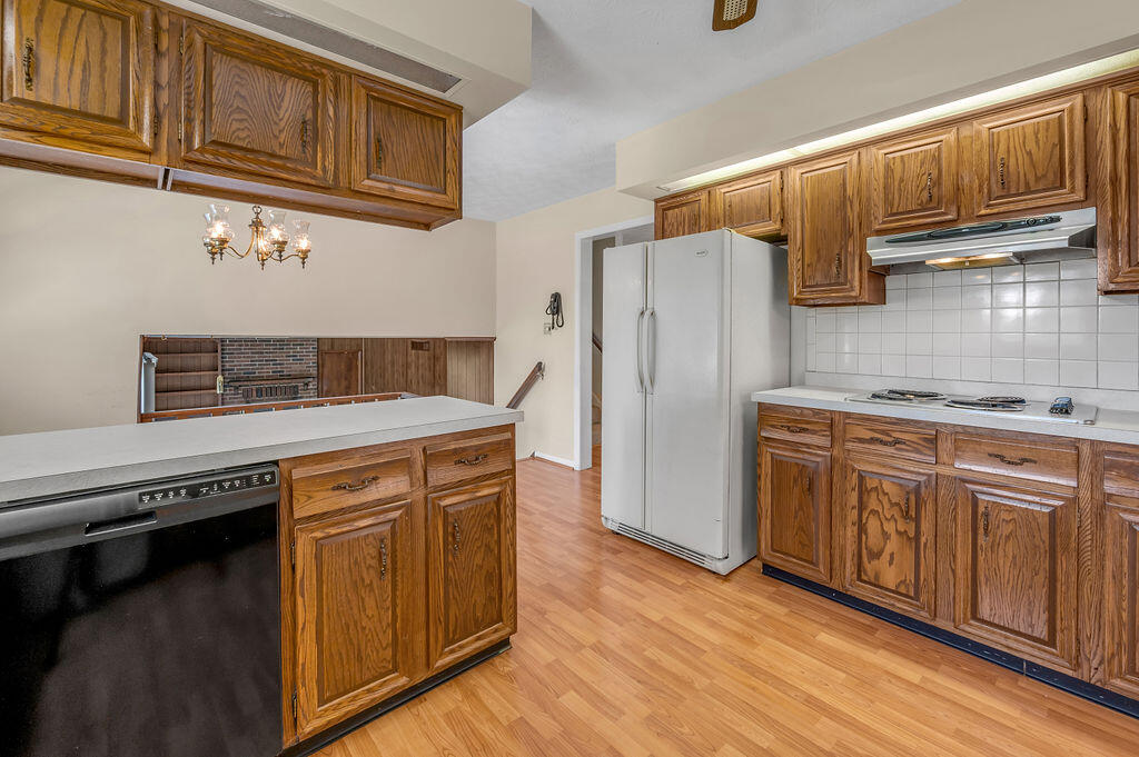 3237 Pontchartrain Court