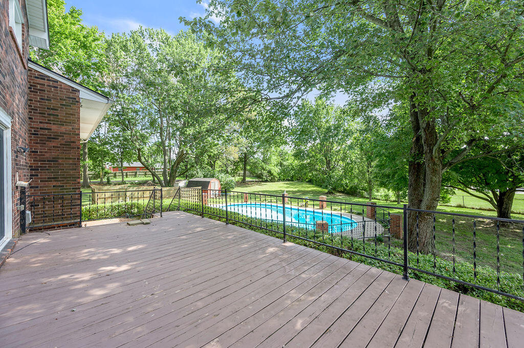 3237 Pontchartrain Court