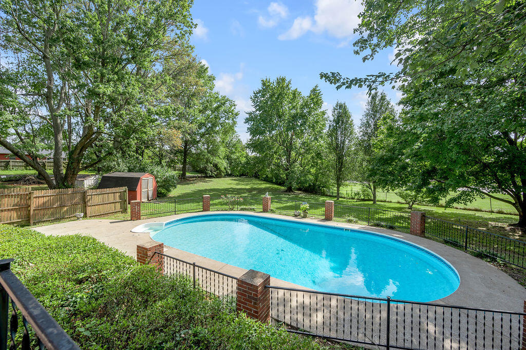 3237 Pontchartrain Court