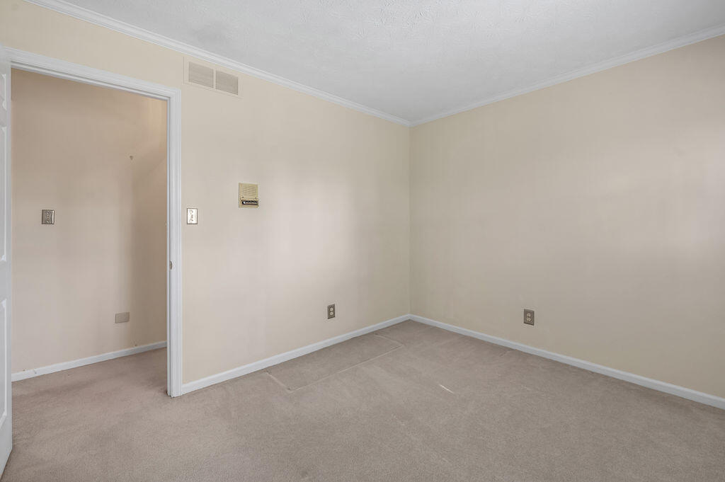 3237 Pontchartrain Court