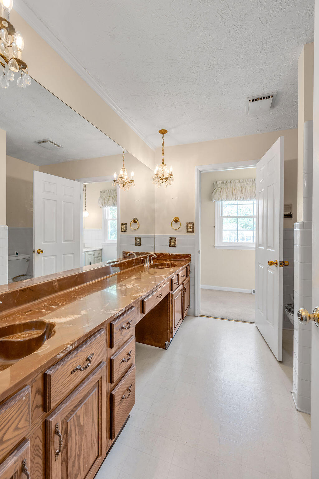 3237 Pontchartrain Court