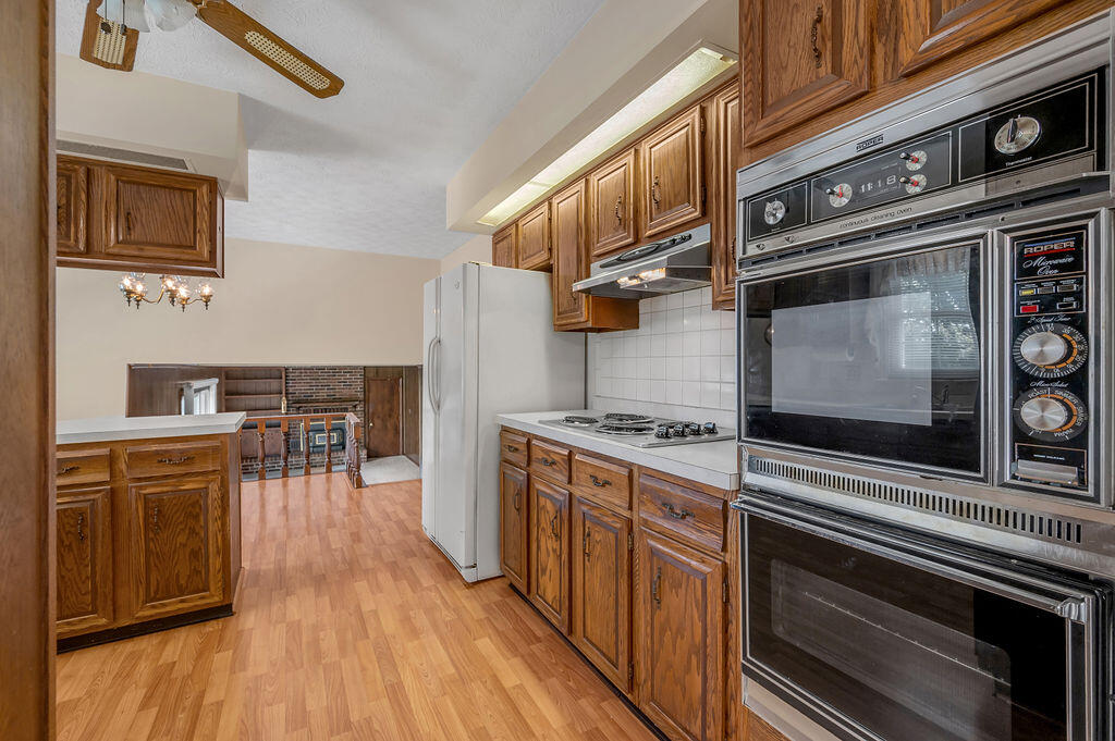 3237 Pontchartrain Court